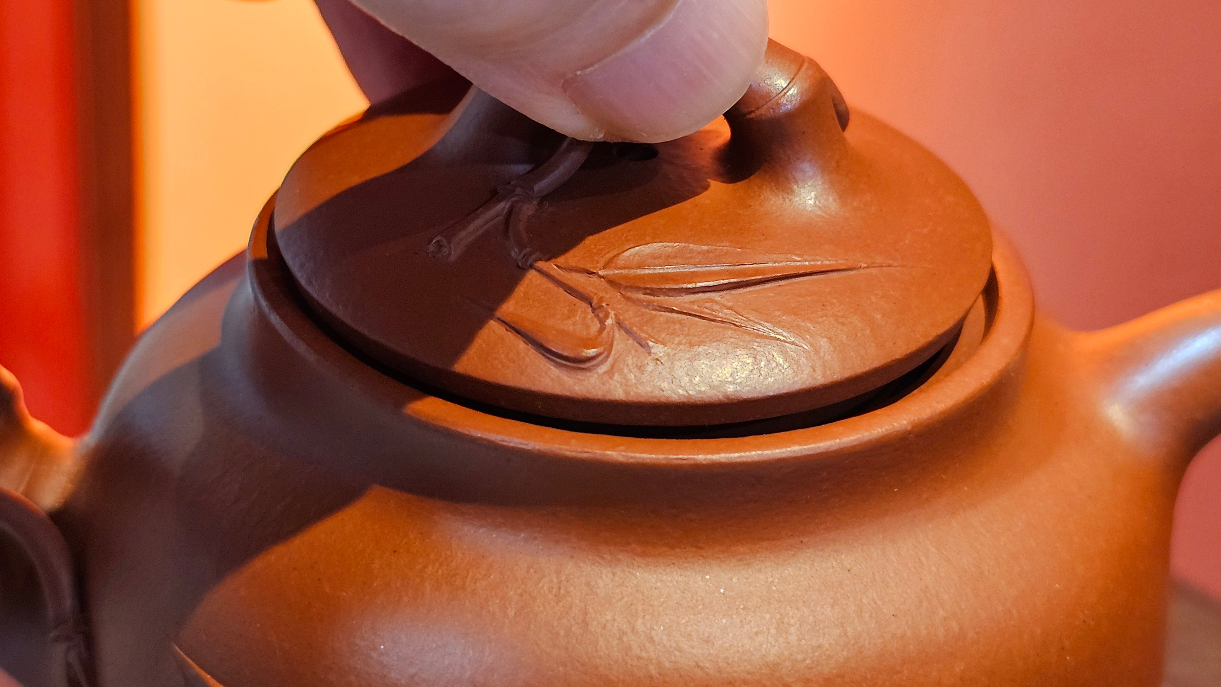 《高风亮节》"Gao Feng Liang Jie",  221.1ml, Ornate 花器! ~ Xiao Mei Yao Zhu Ni 小煤窑朱泥,  by Craftsman Shi Yun 石芸 ~ Congratulations!to Mr J.D.! 2213hrs 8th Oct 2025, Castle Pines! CO!