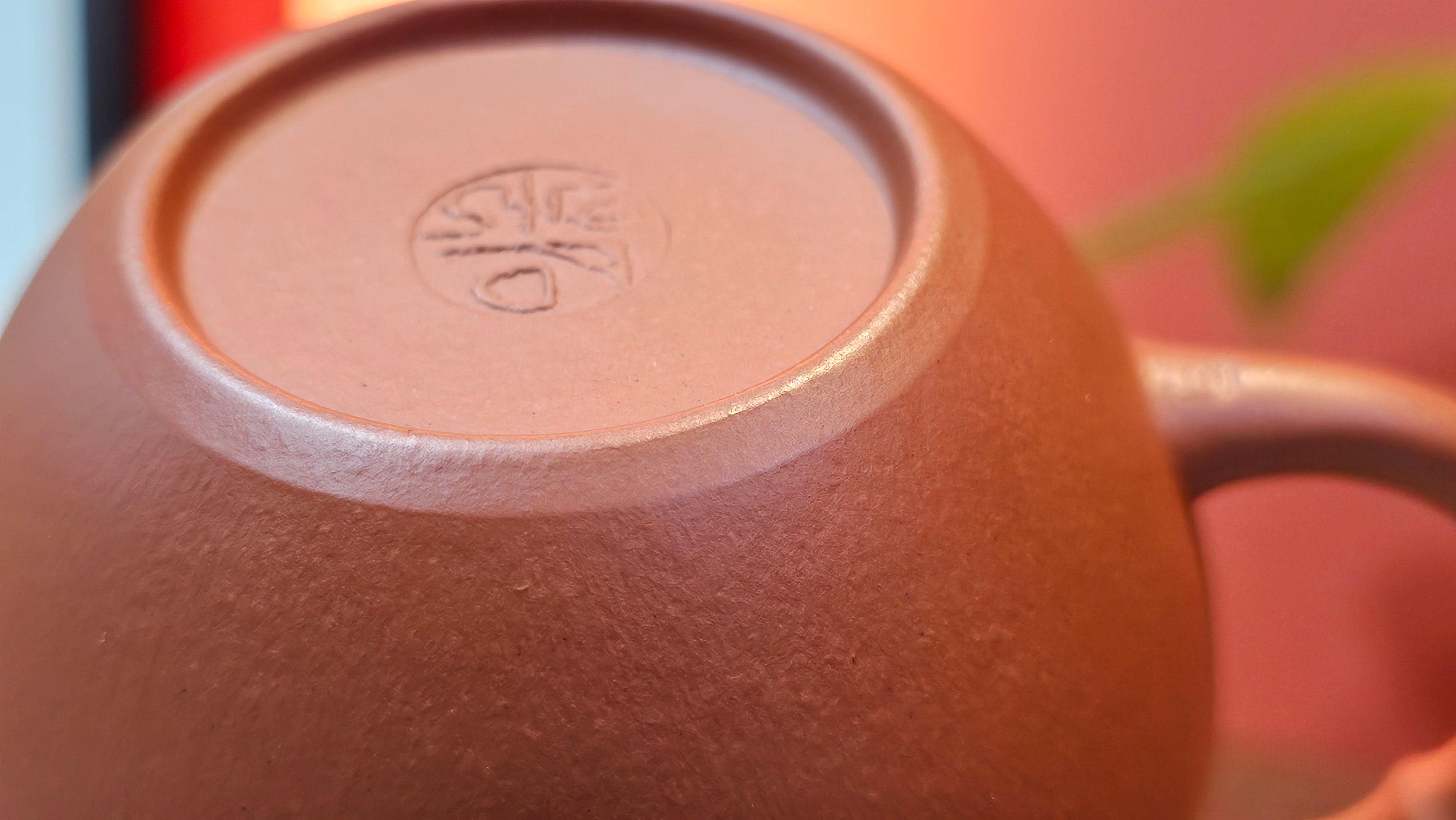 《高风亮节》"Gao Feng Liang Jie",  221.1ml, Ornate 花器! ~ Xiao Mei Yao Zhu Ni 小煤窑朱泥,  by Craftsman Shi Yun 石芸 ~ Congratulations!to Mr J.D.! 2213hrs 8th Oct 2025, Castle Pines! CO!