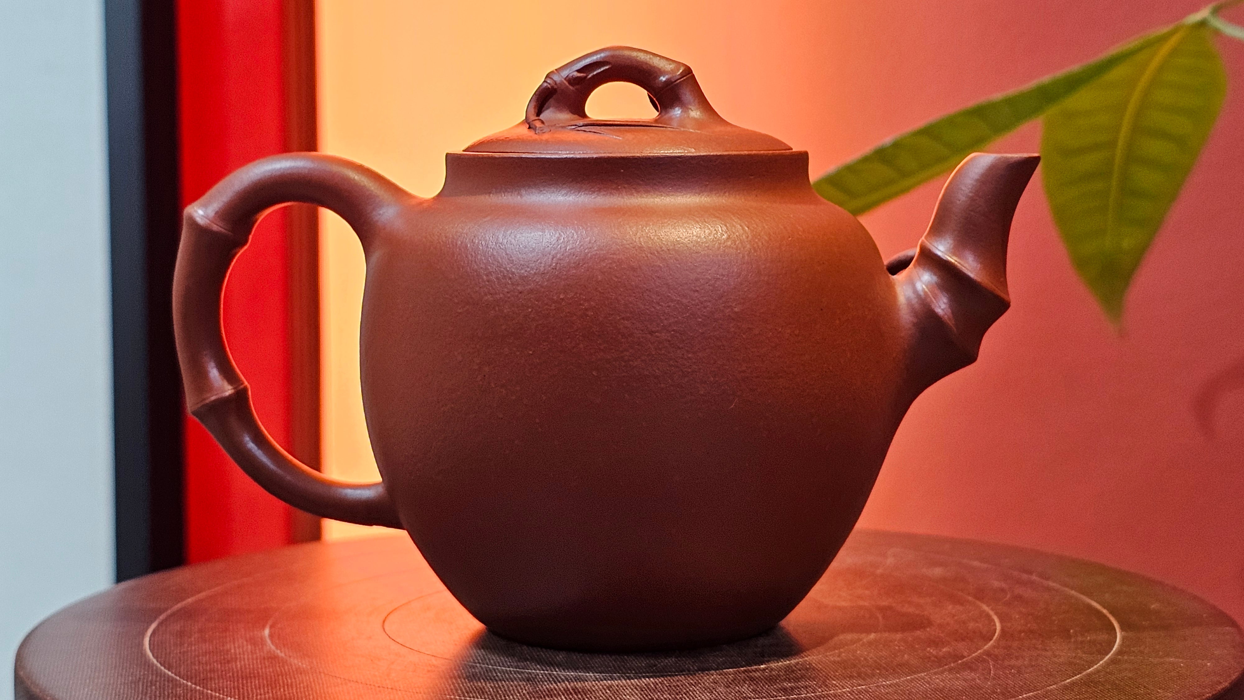 《高风亮节》"Gao Feng Liang Jie",  221.1ml, Ornate 花器! ~ Xiao Mei Yao Zhu Ni 小煤窑朱泥,  by Craftsman Shi Yun 石芸 ~ Congratulations!to Mr J.D.! 2213hrs 8th Oct 2025, Castle Pines! CO!