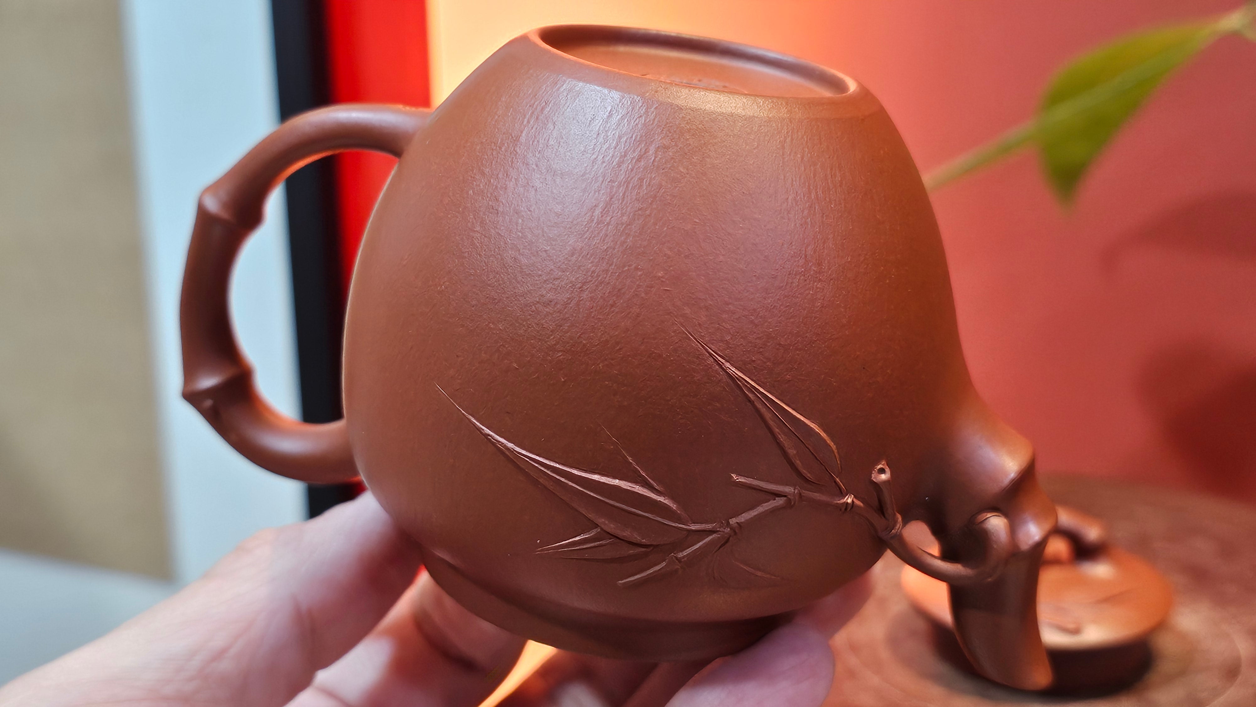 《高风亮节》"Gao Feng Liang Jie",  221.1ml, Ornate 花器! ~ Xiao Mei Yao Zhu Ni 小煤窑朱泥,  by Craftsman Shi Yun 石芸 ~ Congratulations!to Mr J.D.! 2213hrs 8th Oct 2025, Castle Pines! CO!