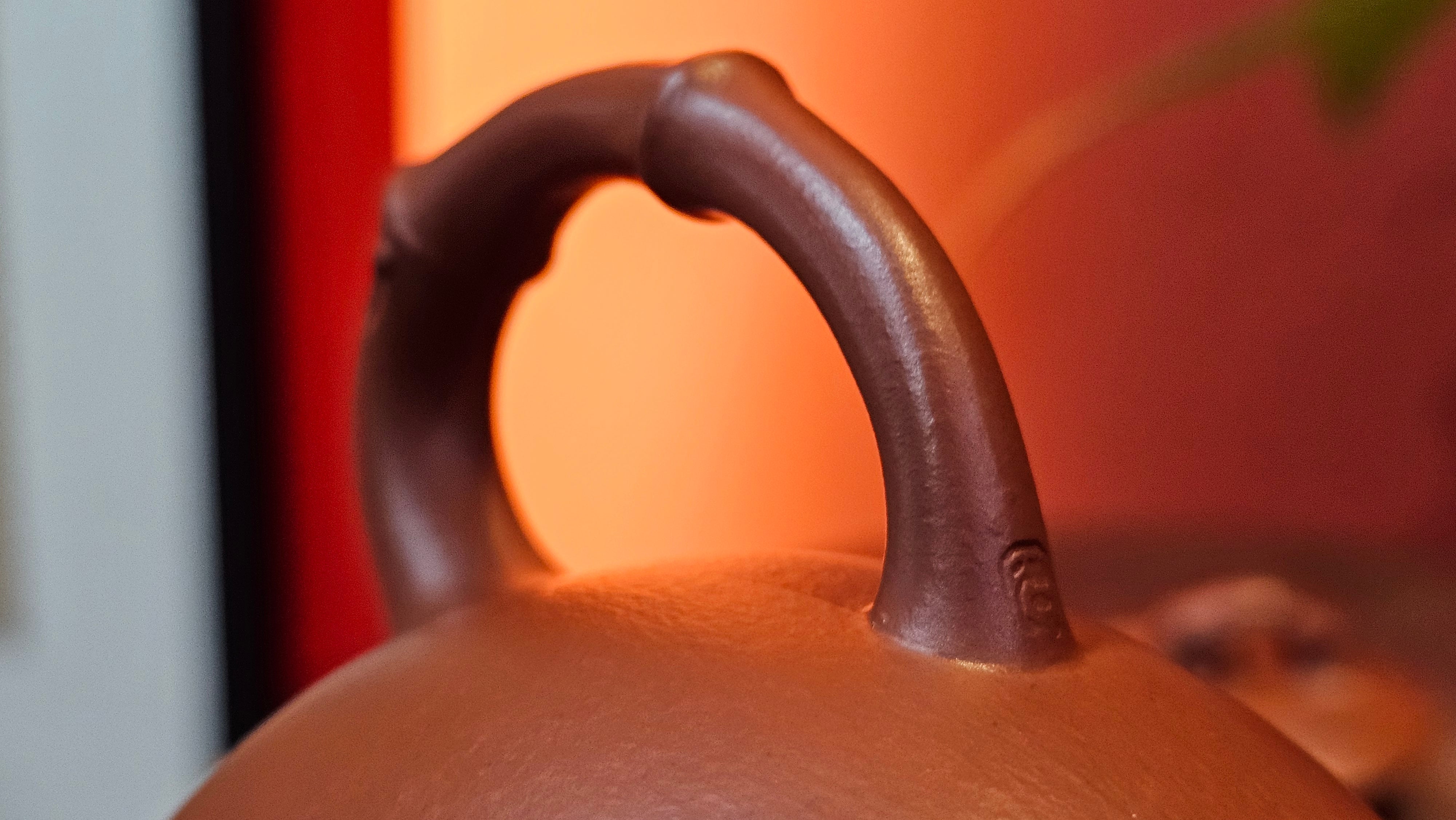 《高风亮节》"Gao Feng Liang Jie",  221.1ml, Ornate 花器! ~ Xiao Mei Yao Zhu Ni 小煤窑朱泥,  by Craftsman Shi Yun 石芸 ~ Congratulations!to Mr J.D.! 2213hrs 8th Oct 2025, Castle Pines! CO!