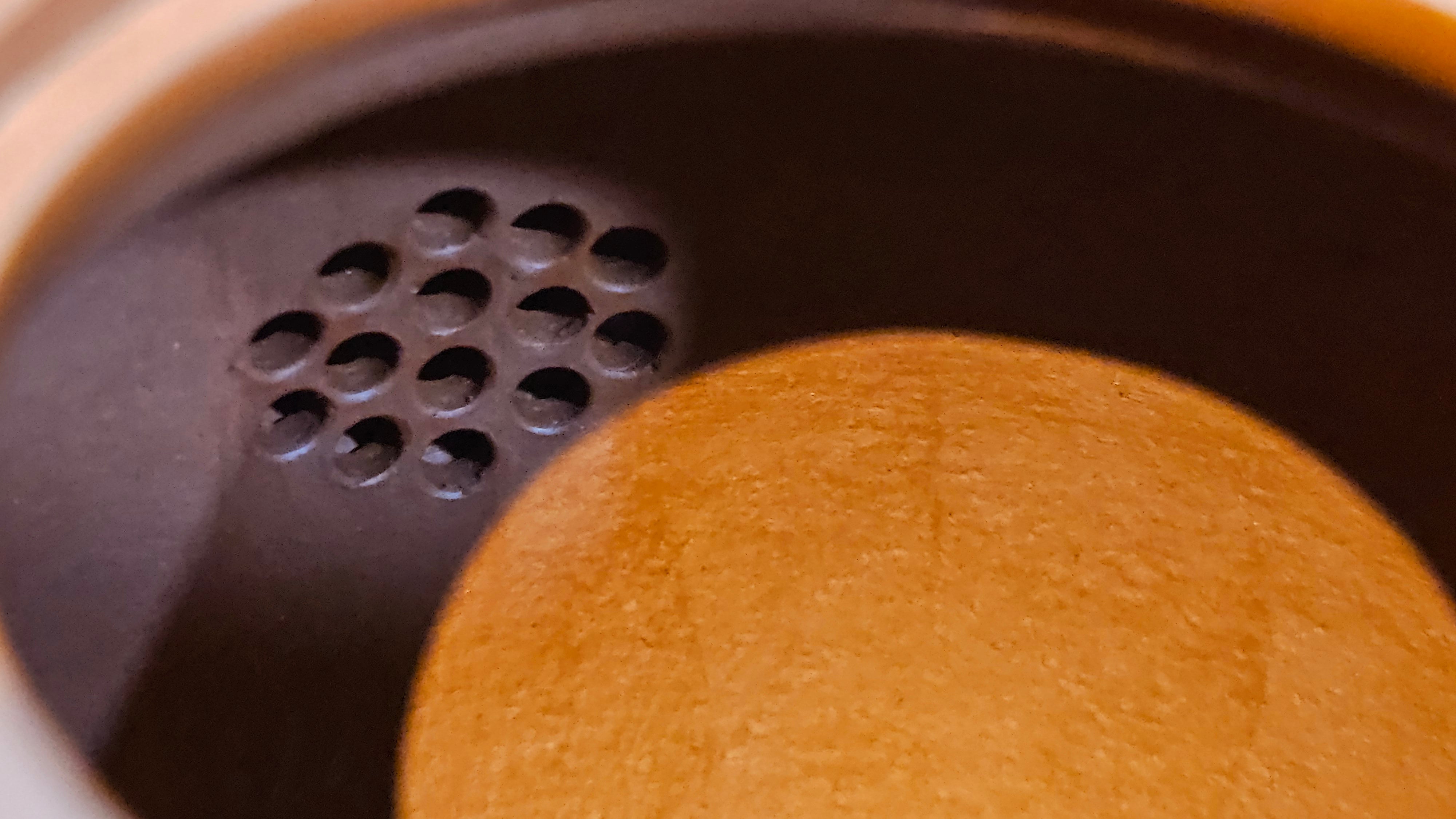 《高风亮节》"Gao Feng Liang Jie",  221.1ml, Ornate 花器! ~ Xiao Mei Yao Zhu Ni 小煤窑朱泥,  by Craftsman Shi Yun 石芸 ~ Congratulations!to Mr J.D.! 2213hrs 8th Oct 2025, Castle Pines! CO!