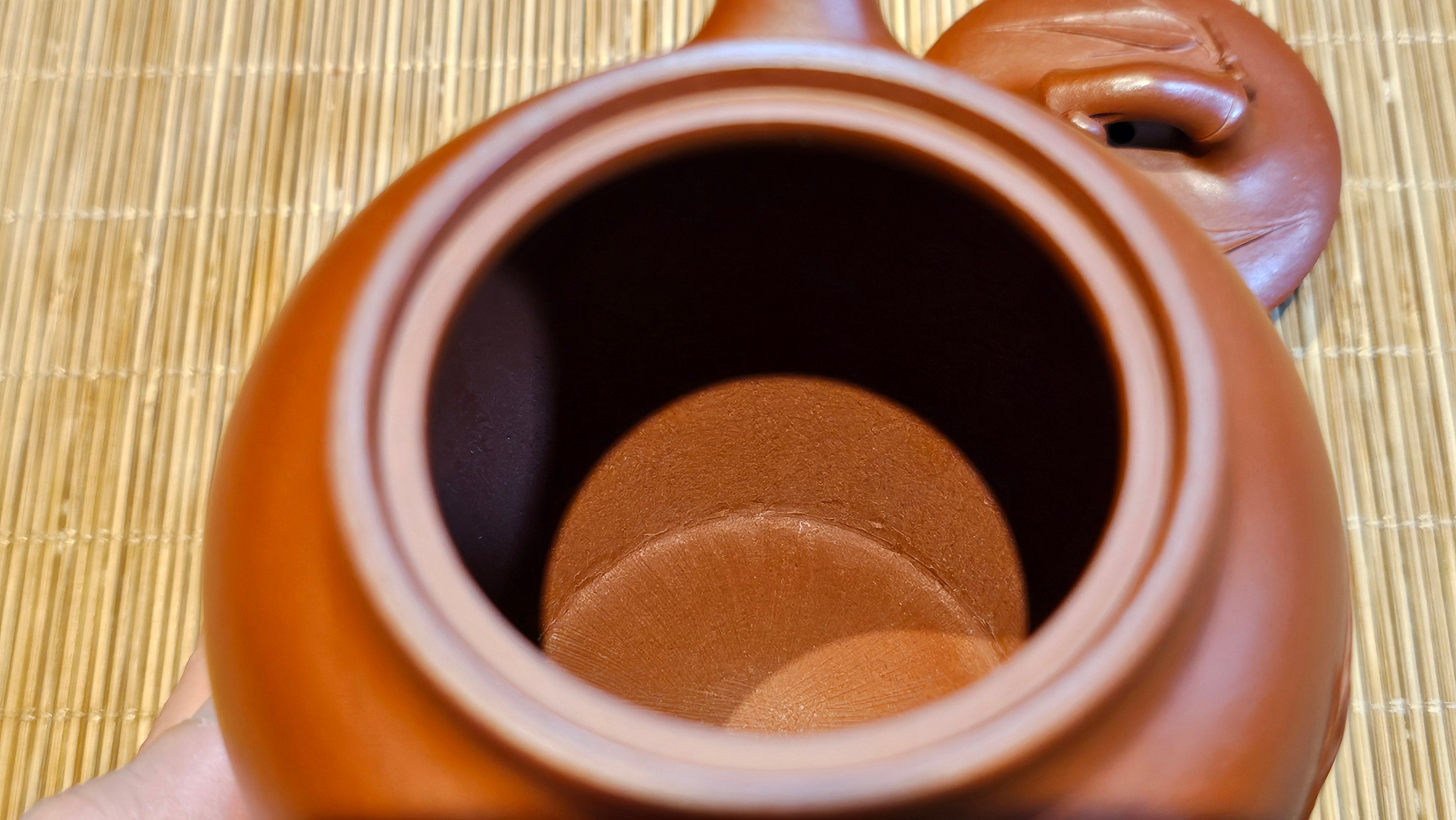 《高风亮节》"Gao Feng Liang Jie",  221.1ml, Ornate 花器! ~ Xiao Mei Yao Zhu Ni 小煤窑朱泥,  by Craftsman Shi Yun 石芸 ~ Congratulations!to Mr J.D.! 2213hrs 8th Oct 2025, Castle Pines! CO!