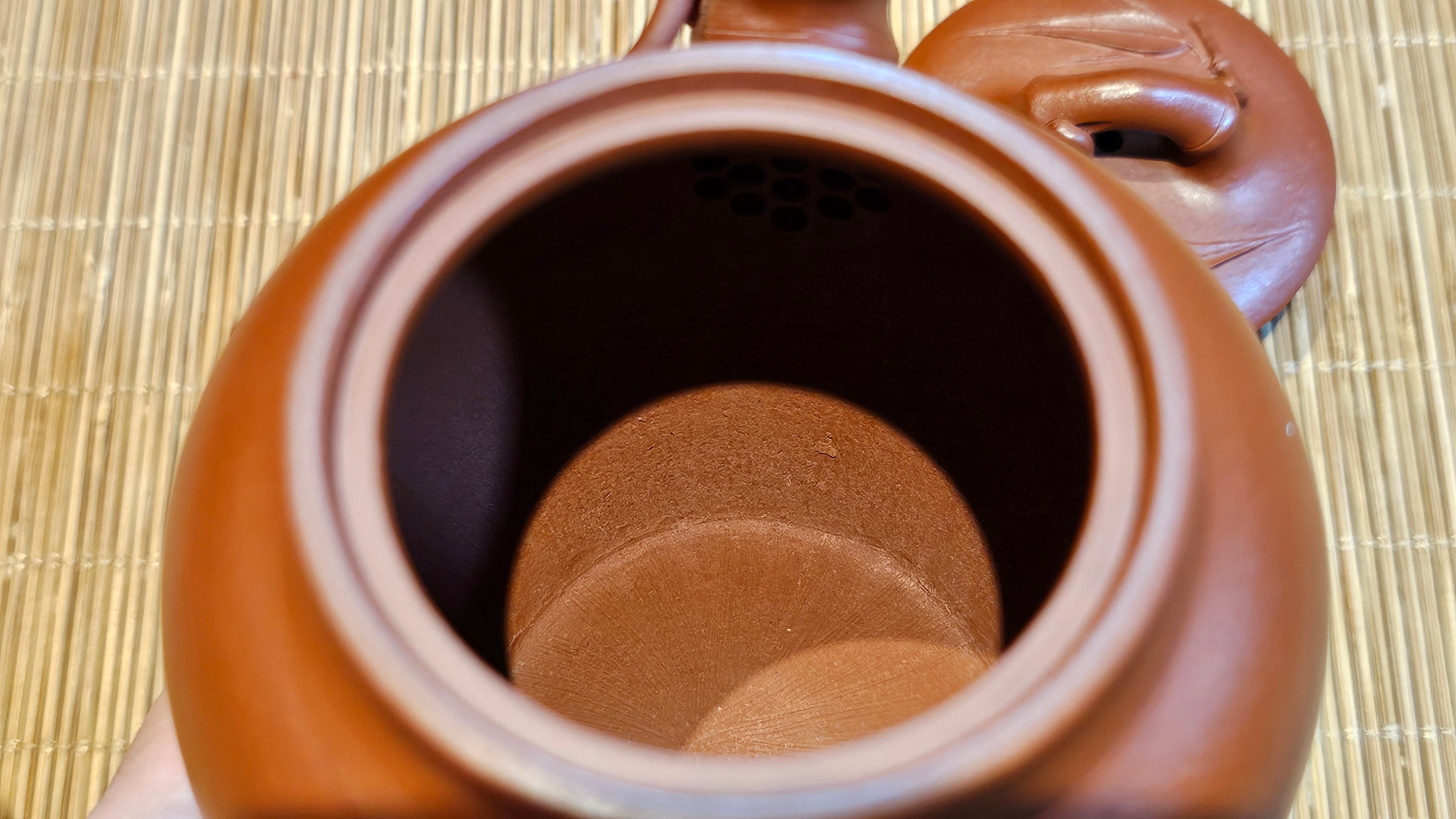 《高风亮节》"Gao Feng Liang Jie",  221.1ml, Ornate 花器! ~ Xiao Mei Yao Zhu Ni 小煤窑朱泥,  by Craftsman Shi Yun 石芸 ~ Congratulations!to Mr J.D.! 2213hrs 8th Oct 2025, Castle Pines! CO!