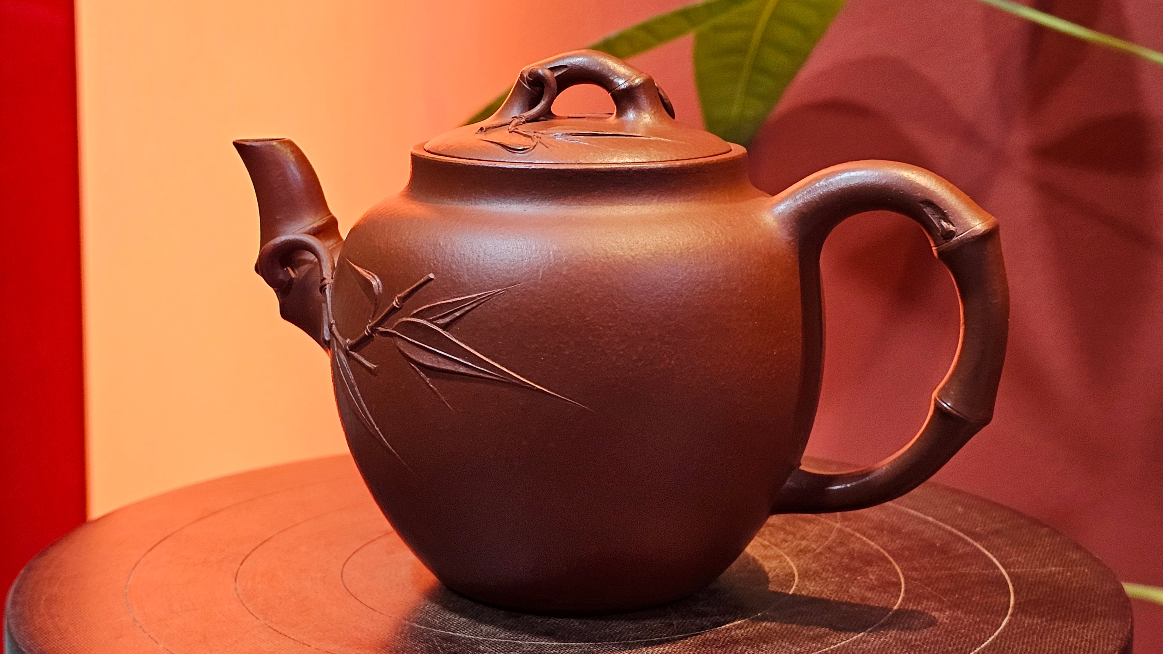 《高风亮节》"Gao Feng Liang Jie",  221.1ml, Ornate 花器! ~ Xiao Mei Yao Zhu Ni 小煤窑朱泥,  by Craftsman Shi Yun 石芸 ~ Congratulations!to Mr J.D.! 2213hrs 8th Oct 2025, Castle Pines! CO!