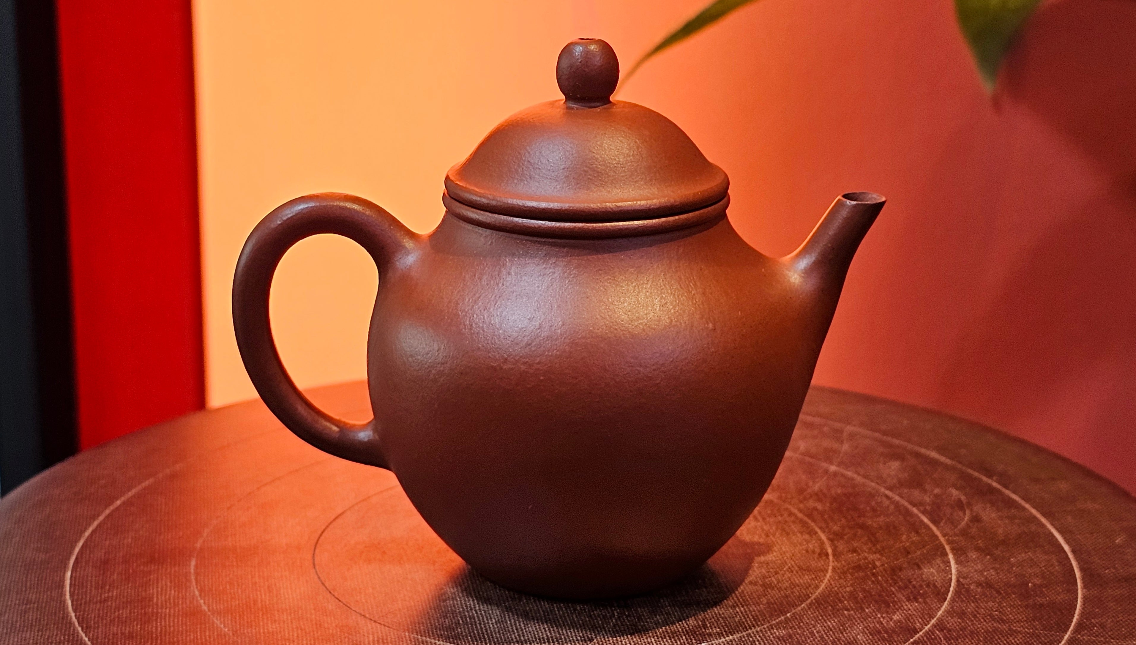 Yan Yun 颜韵, 96.6ml, Xiao Mei Yao Zhu Ni 小煤窑朱泥, by Collaborative Craftsman Zhai Yi Yao 翟一耀 with Engraving by Craftsman Yi De Shu 一德书 ~ Congratulations to Ms J.C.! 1405hrs 18th Oct 2025, Los Angeles! CA!