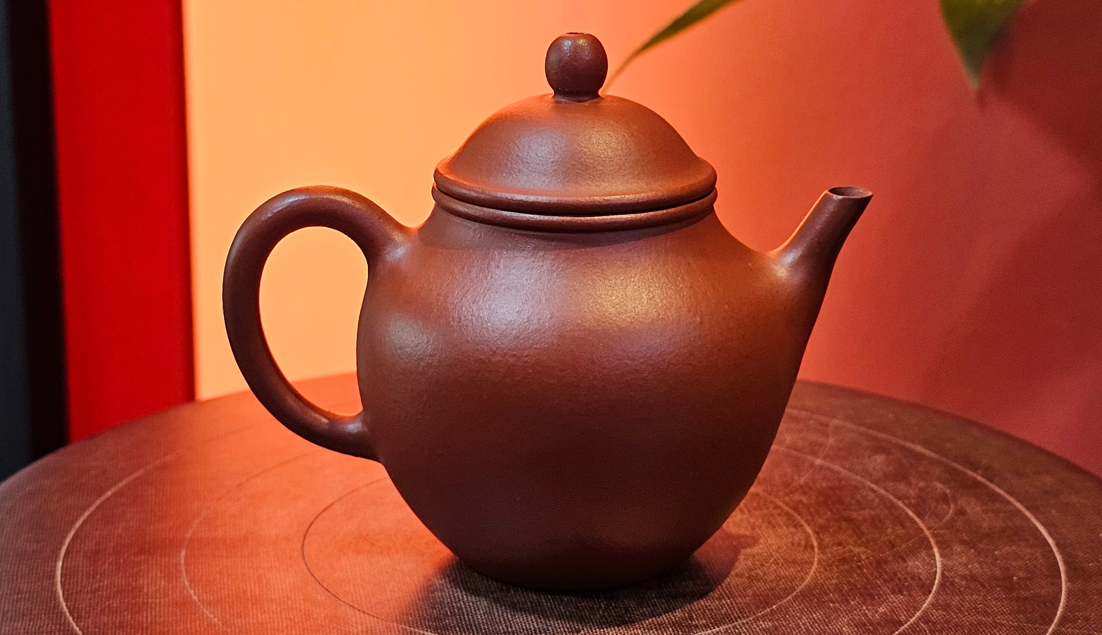 Yan Yun 颜韵, 96.6ml, Xiao Mei Yao Zhu Ni 小煤窑朱泥, by Collaborative Craftsman Zhai Yi Yao 翟一耀 with Engraving by Craftsman Yi De Shu 一德书 ~ Congratulations to Ms J.C.! 1405hrs 18th Oct 2025, Los Angeles! CA!