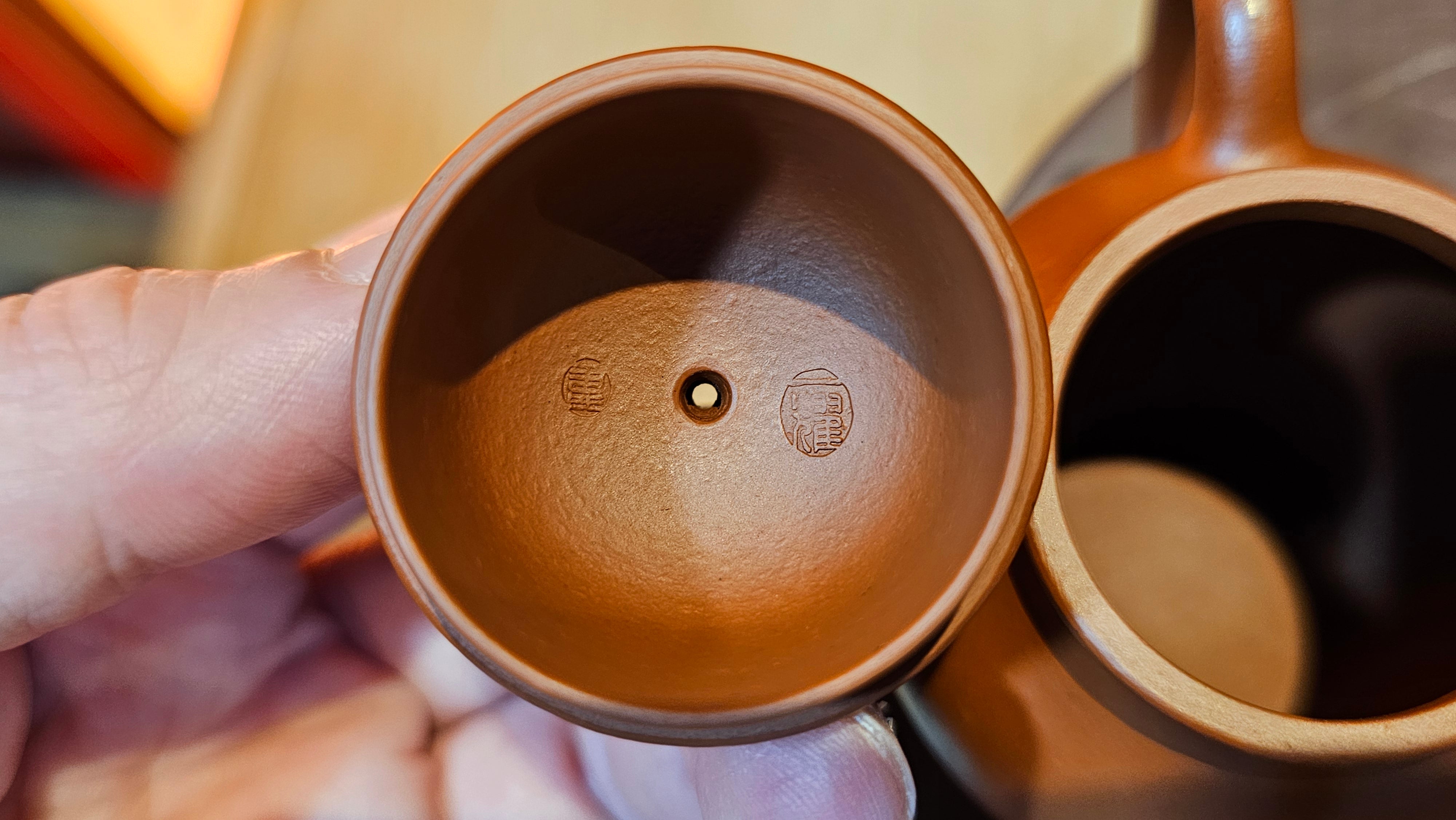 Yan Yun 颜韵, 96.6ml, Xiao Mei Yao Zhu Ni 小煤窑朱泥, by Collaborative Craftsman Zhai Yi Yao 翟一耀 with Engraving by Craftsman Yi De Shu 一德书 ~ Congratulations to Ms J.C.! 1405hrs 18th Oct 2025, Los Angeles! CA!