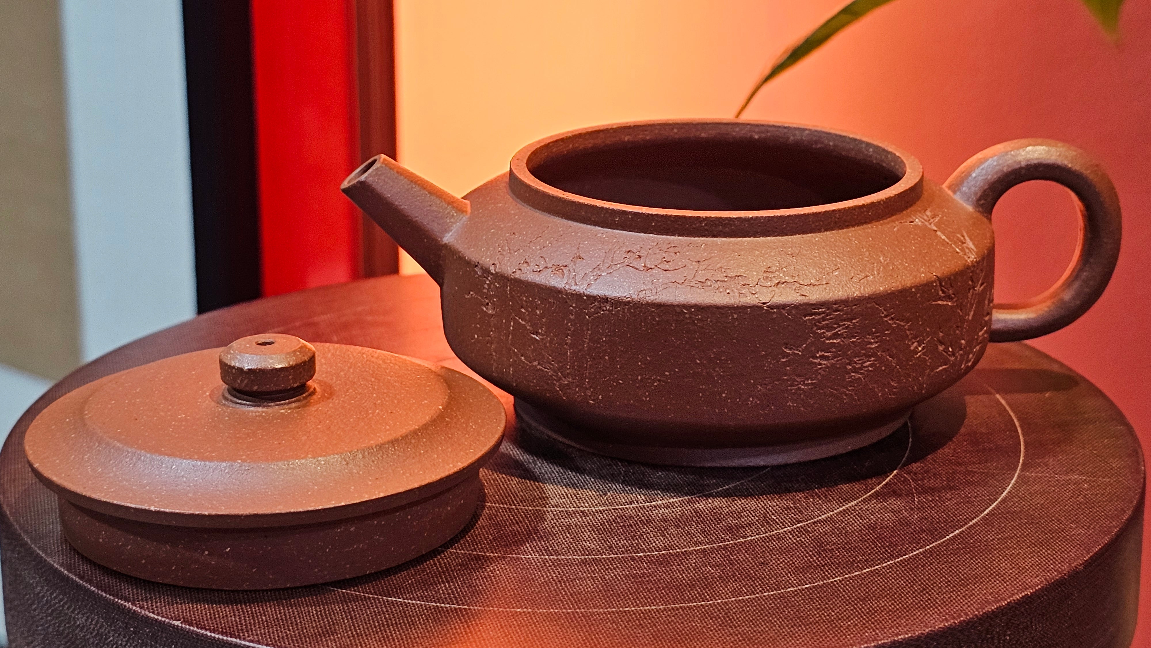 Zhou Pan《周盘》, 167.9ml, Hong Jiang Po Ni 红降坡泥, by Craftsman Zhu Shu 朱舒!~Engraving of Bamboos and Verse by Craftsman Mu Shan 牧山 ~ Congratulations to Mr B.H.S.! 1146hrs 7th Oct 2025, Jakarta! Indonesia🇮🇩!