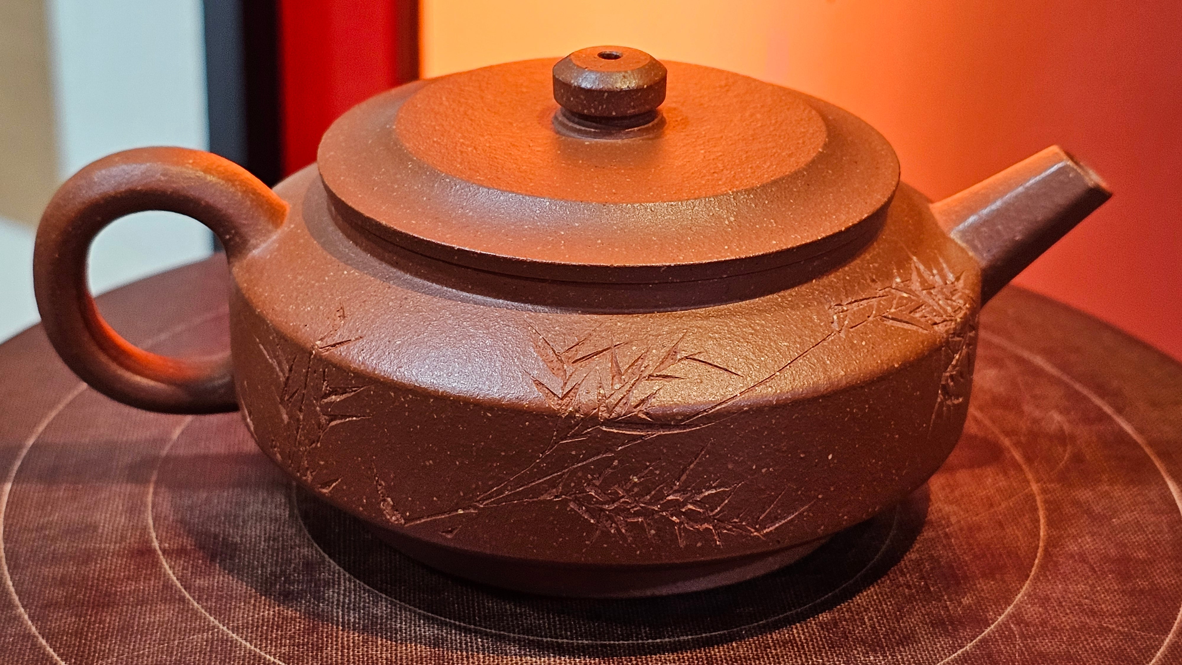Zhou Pan《周盘》, 167.3ml, Hong Jiang Po Ni 红降坡泥, by Craftsman Zhu Shu 朱舒!~Engraving of Bamboos and Verse by Craftsman Mu Shan 牧山 ~ Congratulations!to Dr L.L, 1520hrs 9th Oct 2025, Ventura, CA!