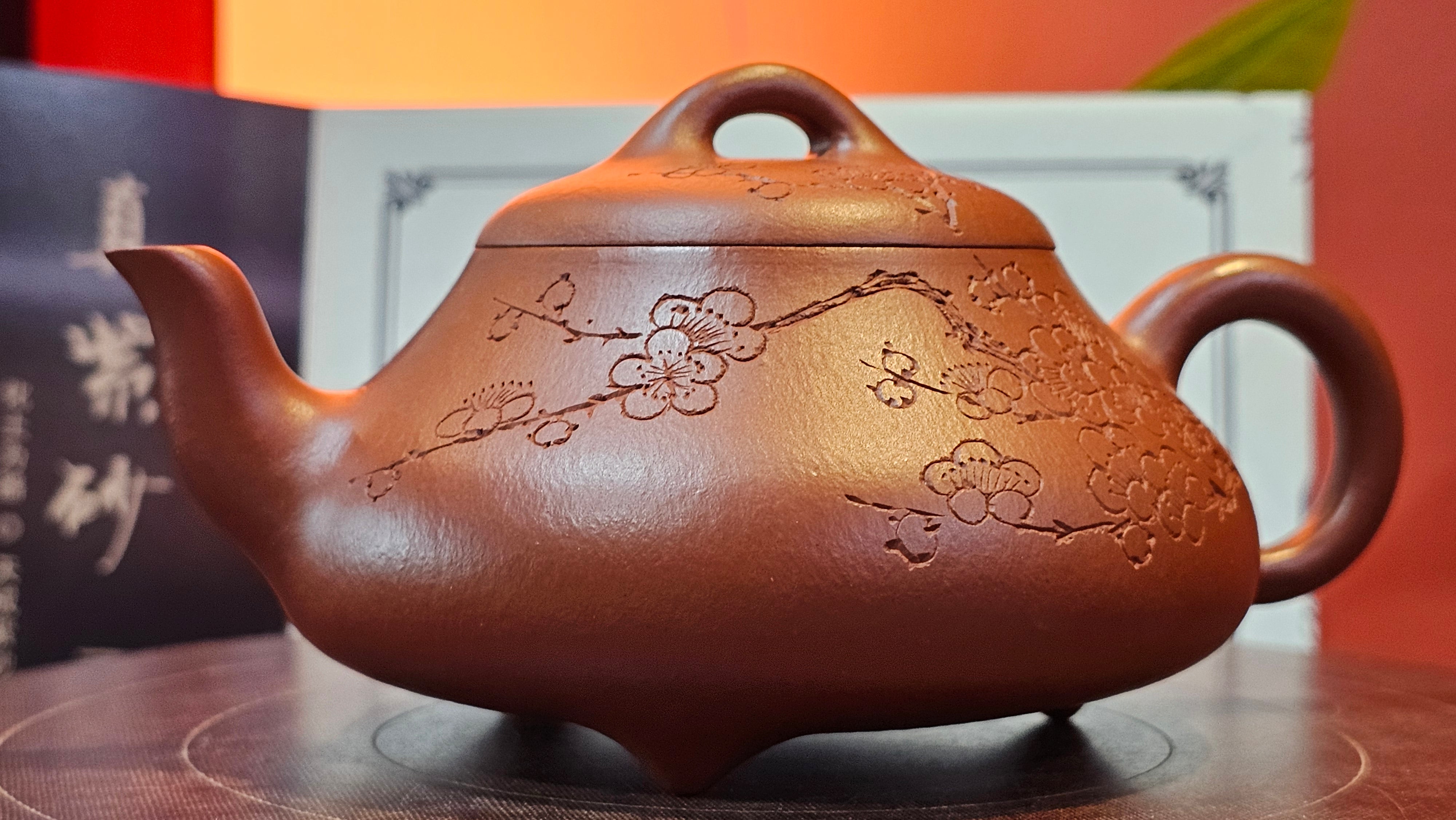 Han Tang Shi Piao 汉棠石瓢, 168.6ml, Xiao Mei Yao Zhu Ni 小煤窑朱泥, by Craftsman Shi Yun 石芸, Engraving by Craftsman Yi De Shu 刻绘 ~ 一德书 ~!Congratulations to Mr C.B.! 0117hrs 13th Oct 2025. Inglewood! CA.