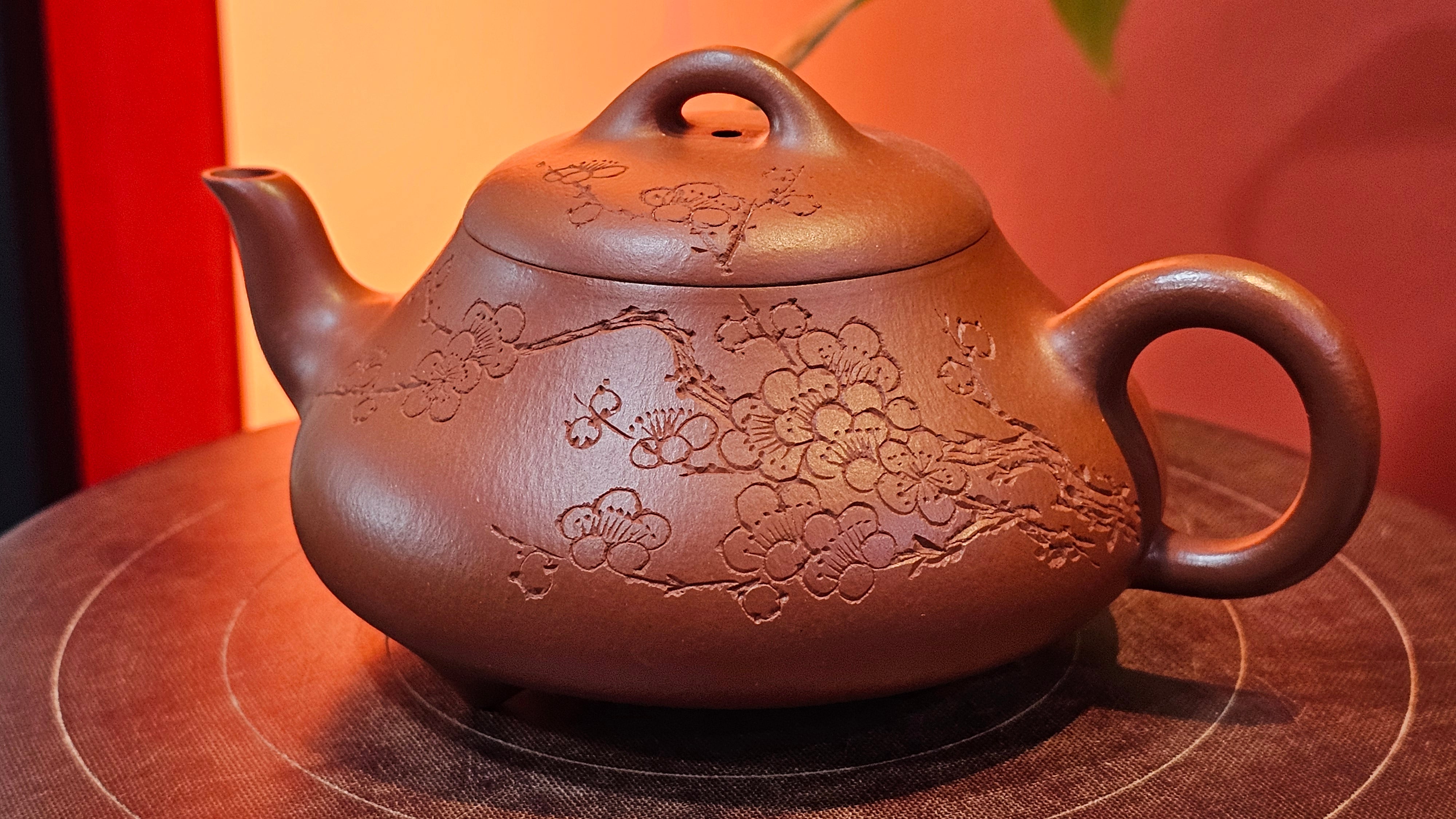 Han Tang Shi Piao 汉棠石瓢, 168.6ml, Xiao Mei Yao Zhu Ni 小煤窑朱泥, by Craftsman Shi Yun 石芸, Engraving by Craftsman Yi De Shu 刻绘 ~ 一德书 ~!Congratulations to Mr C.B.! 0117hrs 13th Oct 2025. Inglewood! CA.