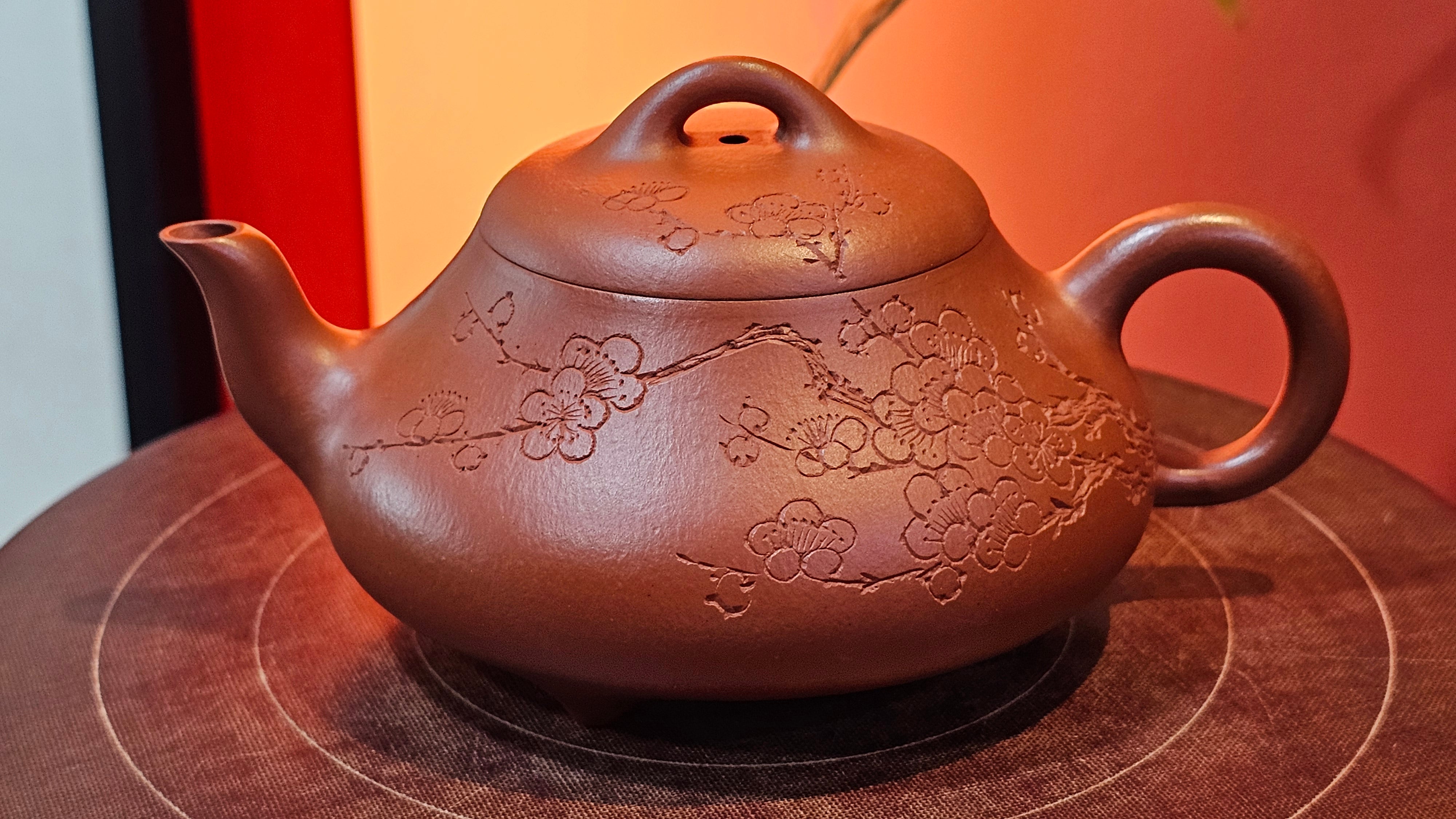 Han Tang Shi Piao 汉棠石瓢, 168.6ml, Xiao Mei Yao Zhu Ni 小煤窑朱泥, by Craftsman Shi Yun 石芸, Engraving by Craftsman Yi De Shu 刻绘 ~ 一德书 ~!Congratulations to Mr C.B.! 0117hrs 13th Oct 2025. Inglewood! CA.