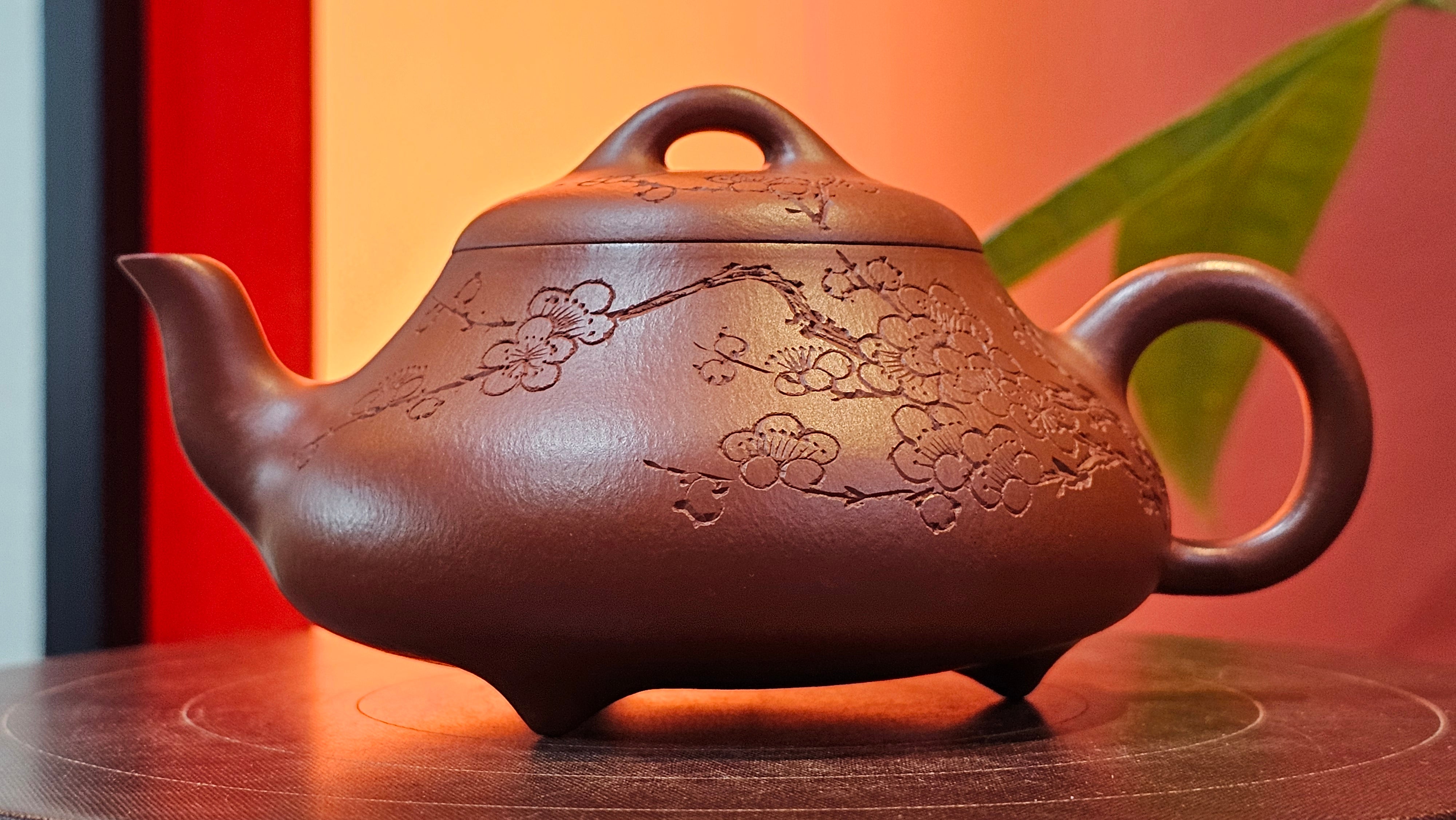 Han Tang Shi Piao 汉棠石瓢, 168.6ml, Xiao Mei Yao Zhu Ni 小煤窑朱泥, by Craftsman Shi Yun 石芸, Engraving by Craftsman Yi De Shu 刻绘 ~ 一德书 ~!Congratulations to Mr C.B.! 0117hrs 13th Oct 2025. Inglewood! CA.