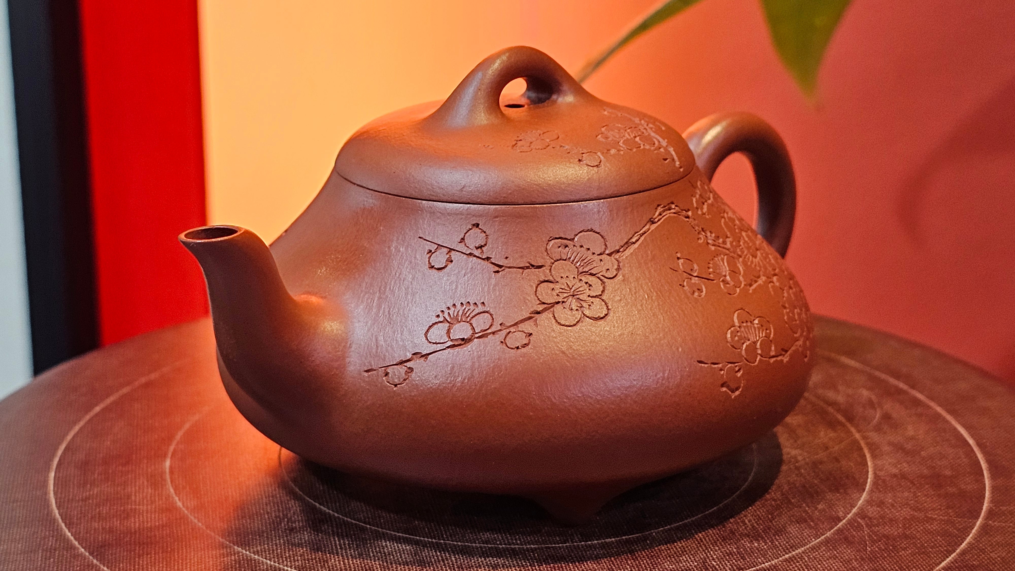 Han Tang Shi Piao 汉棠石瓢, 168.6ml, Xiao Mei Yao Zhu Ni 小煤窑朱泥, by Craftsman Shi Yun 石芸, Engraving by Craftsman Yi De Shu 刻绘 ~ 一德书 ~!Congratulations to Mr C.B.! 0117hrs 13th Oct 2025. Inglewood! CA.