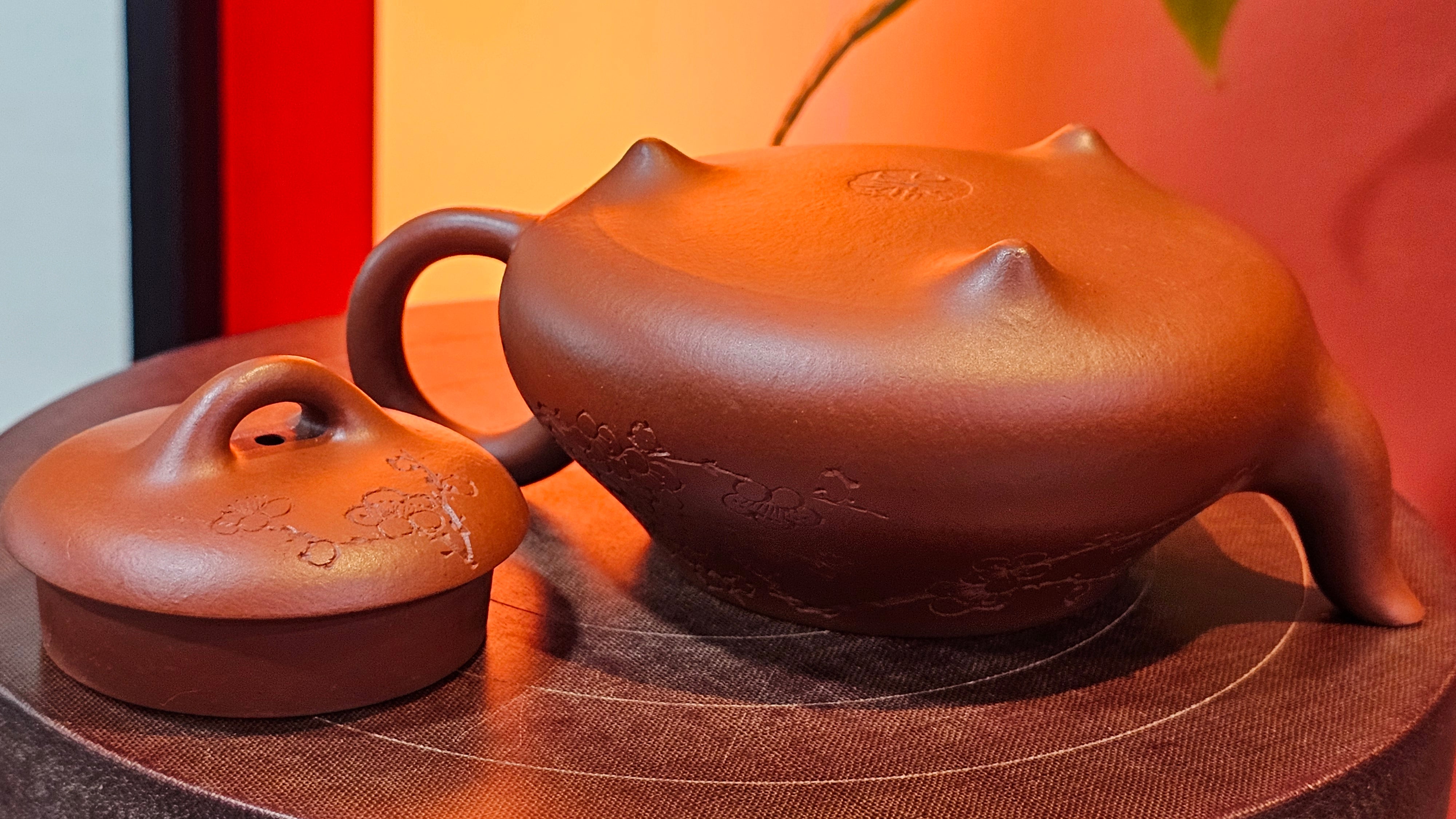 Han Tang Shi Piao 汉棠石瓢, 168.6ml, Xiao Mei Yao Zhu Ni 小煤窑朱泥, by Craftsman Shi Yun 石芸, Engraving by Craftsman Yi De Shu 刻绘 ~ 一德书 ~!Congratulations to Mr C.B.! 0117hrs 13th Oct 2025. Inglewood! CA.