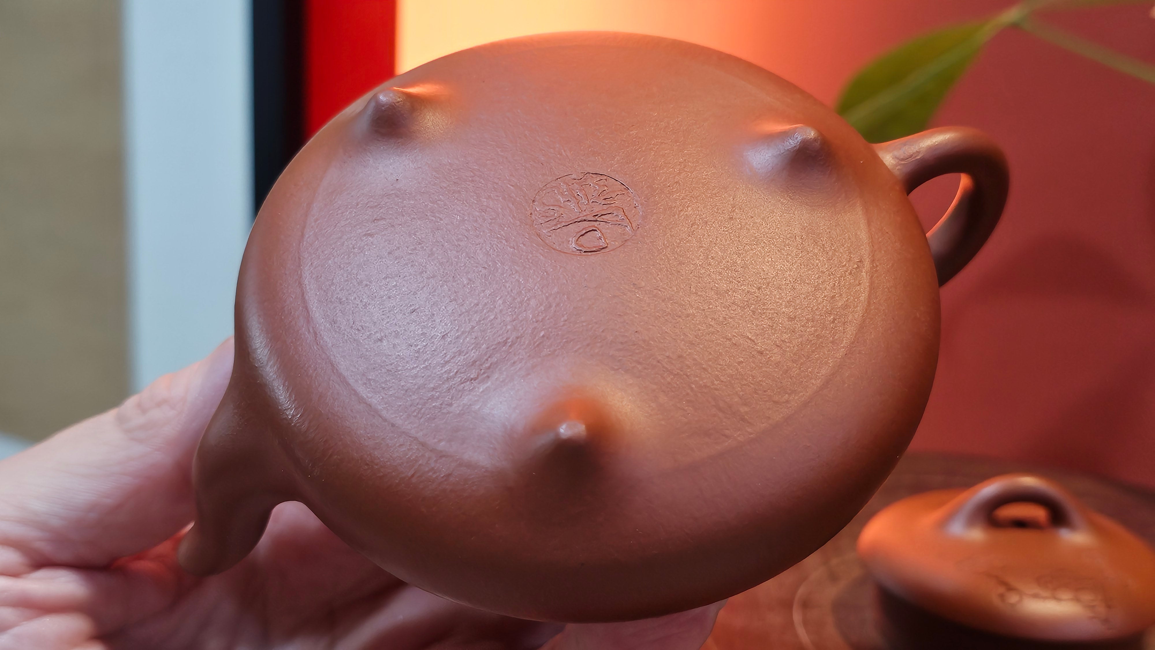 Han Tang Shi Piao 汉棠石瓢, 168.6ml, Xiao Mei Yao Zhu Ni 小煤窑朱泥, by Craftsman Shi Yun 石芸, Engraving by Craftsman Yi De Shu 刻绘 ~ 一德书 ~!Congratulations to Mr C.B.! 0117hrs 13th Oct 2025. Inglewood! CA.