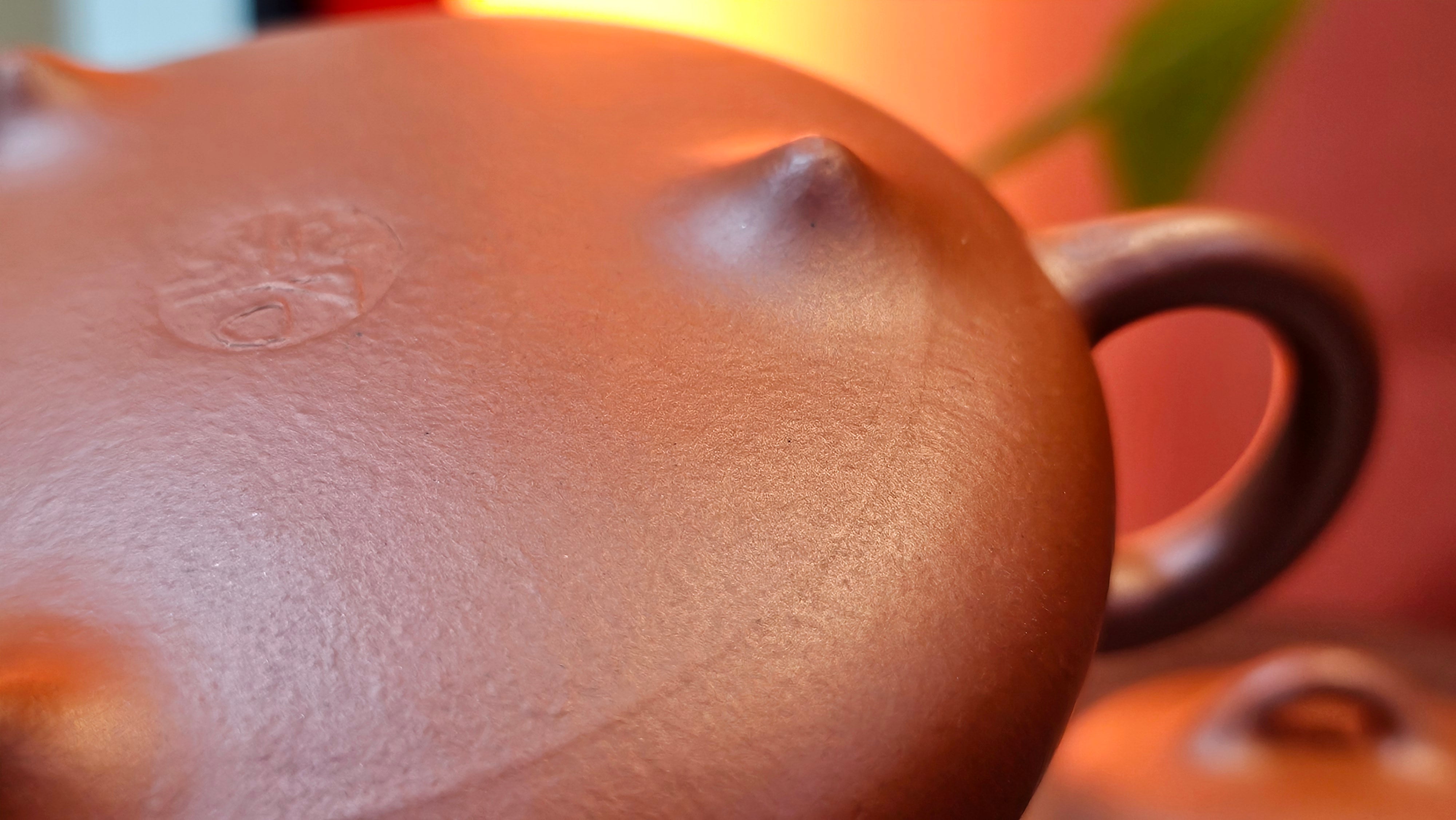 Han Tang Shi Piao 汉棠石瓢, 168.6ml, Xiao Mei Yao Zhu Ni 小煤窑朱泥, by Craftsman Shi Yun 石芸, Engraving by Craftsman Yi De Shu 刻绘 ~ 一德书 ~!Congratulations to Mr C.B.! 0117hrs 13th Oct 2025. Inglewood! CA.