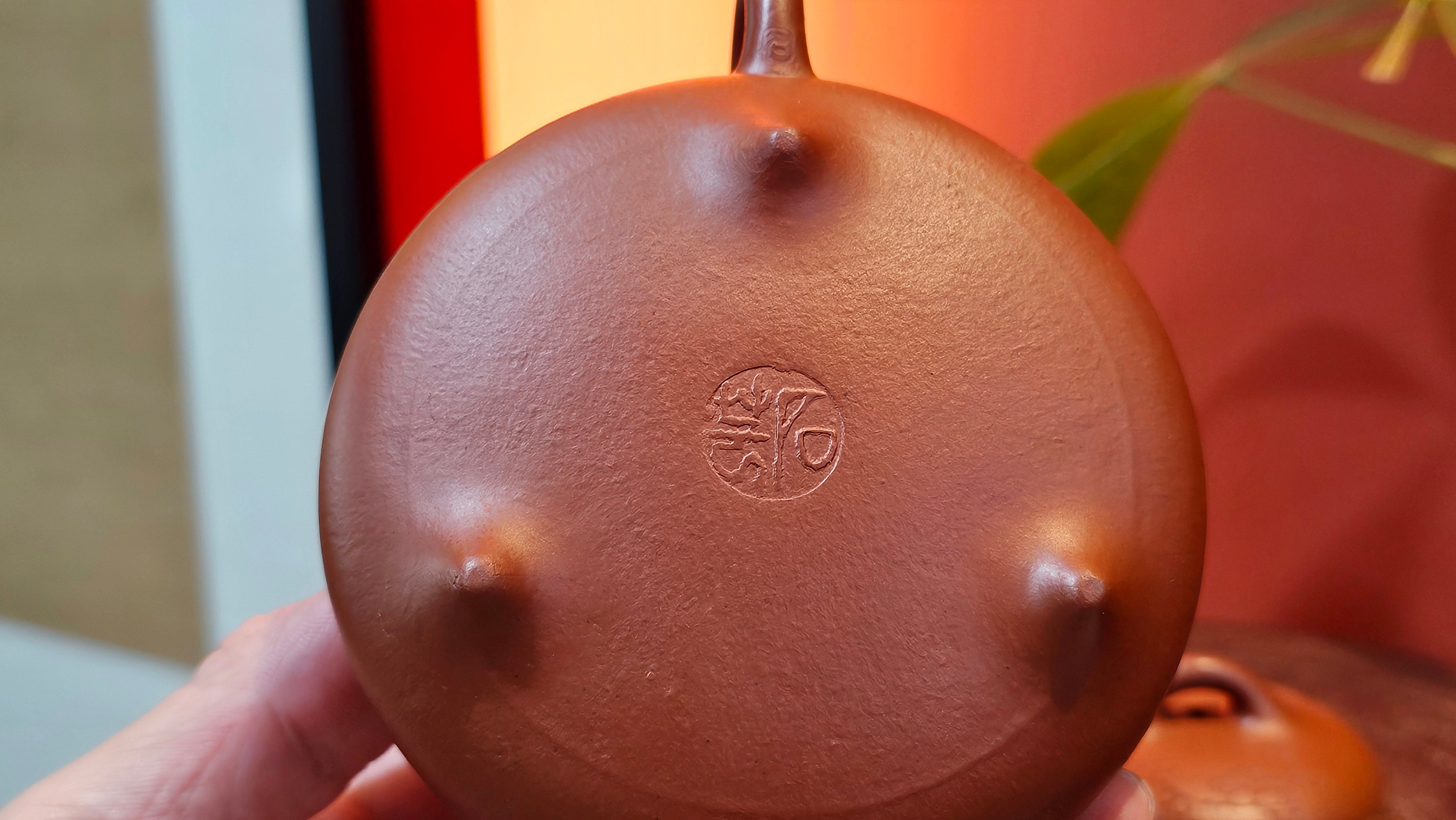 Han Tang Shi Piao 汉棠石瓢, 168.6ml, Xiao Mei Yao Zhu Ni 小煤窑朱泥, by Craftsman Shi Yun 石芸, Engraving by Craftsman Yi De Shu 刻绘 ~ 一德书 ~!Congratulations to Mr C.B.! 0117hrs 13th Oct 2025. Inglewood! CA.