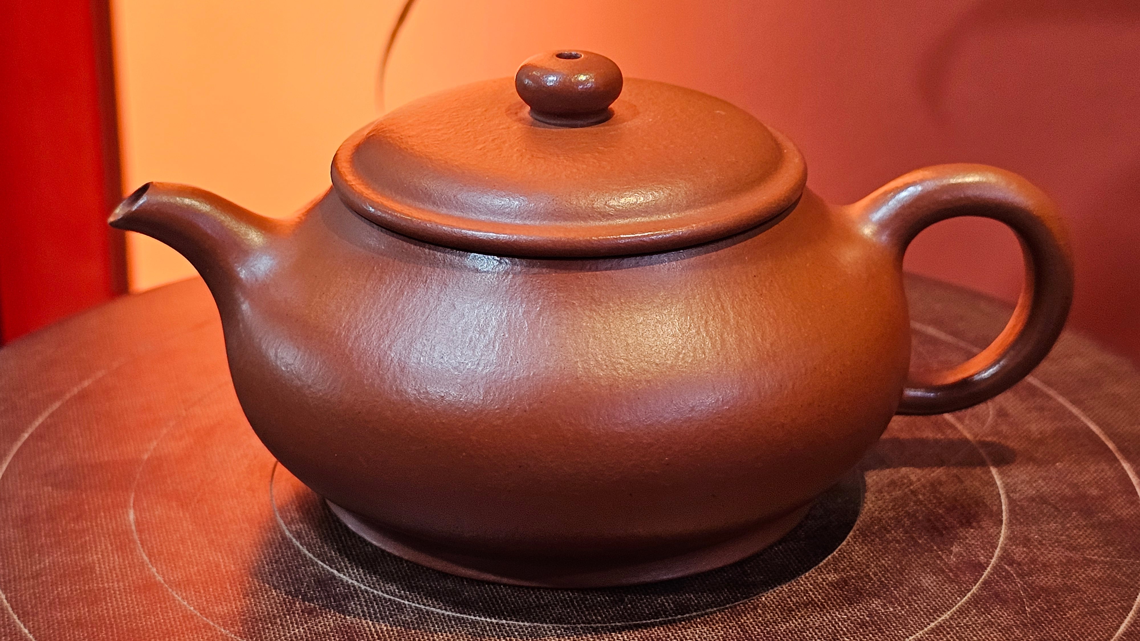 Ming Lu 明炉, 128.5ml, Xiao Mei Yao Zhu Ni 小煤窑朱泥, by our Collaborative Craftsman Wang Xing 王兴 ~!Congratulations to Mr M.K.! 1927hrs 15th Oct 2025, Monroe, WA!