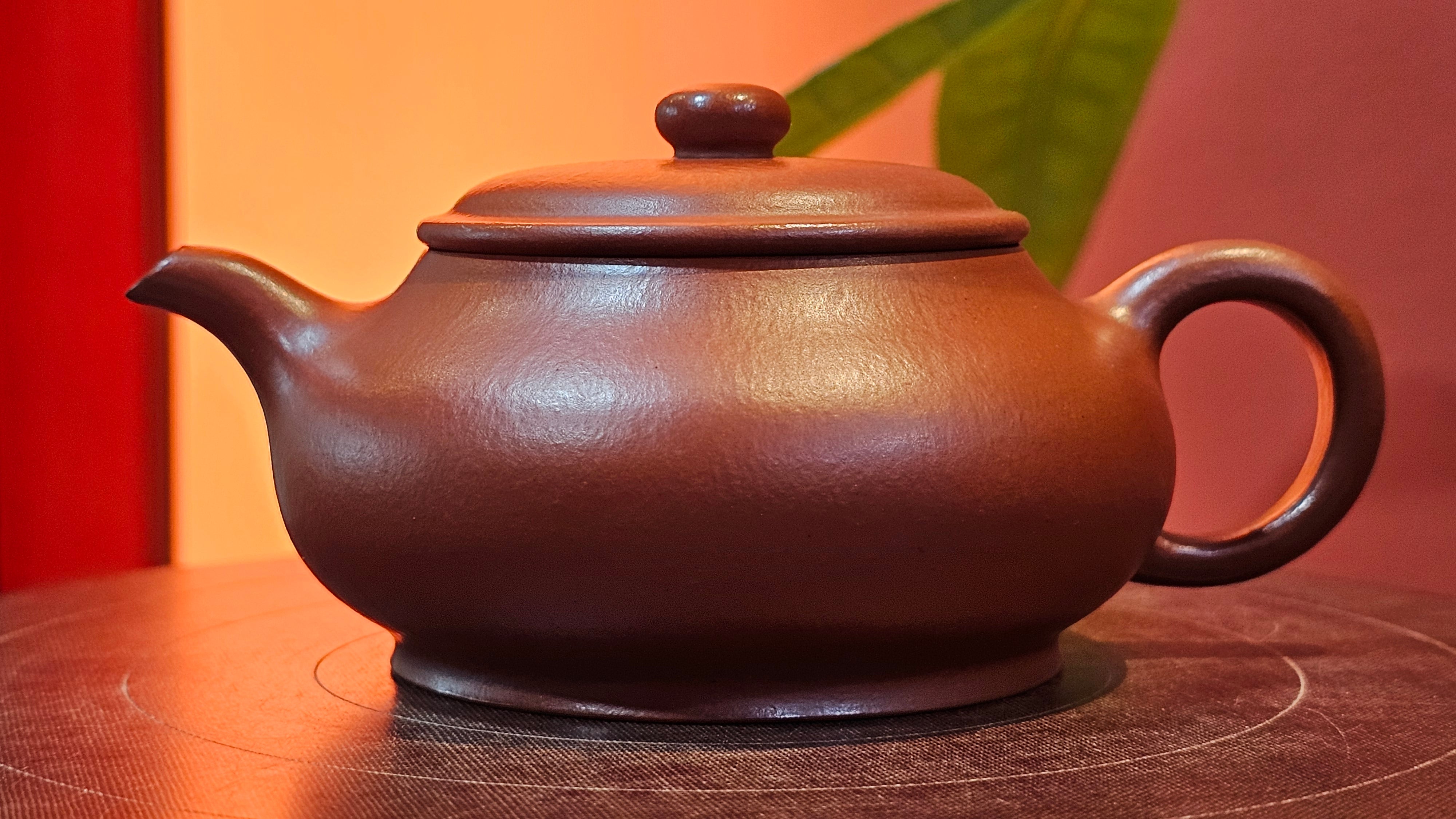 Ming Lu 明炉, 128.5ml, Xiao Mei Yao Zhu Ni 小煤窑朱泥, by our Collaborative Craftsman Wang Xing 王兴 ~!Congratulations to Mr M.K.! 1927hrs 15th Oct 2025, Monroe, WA!