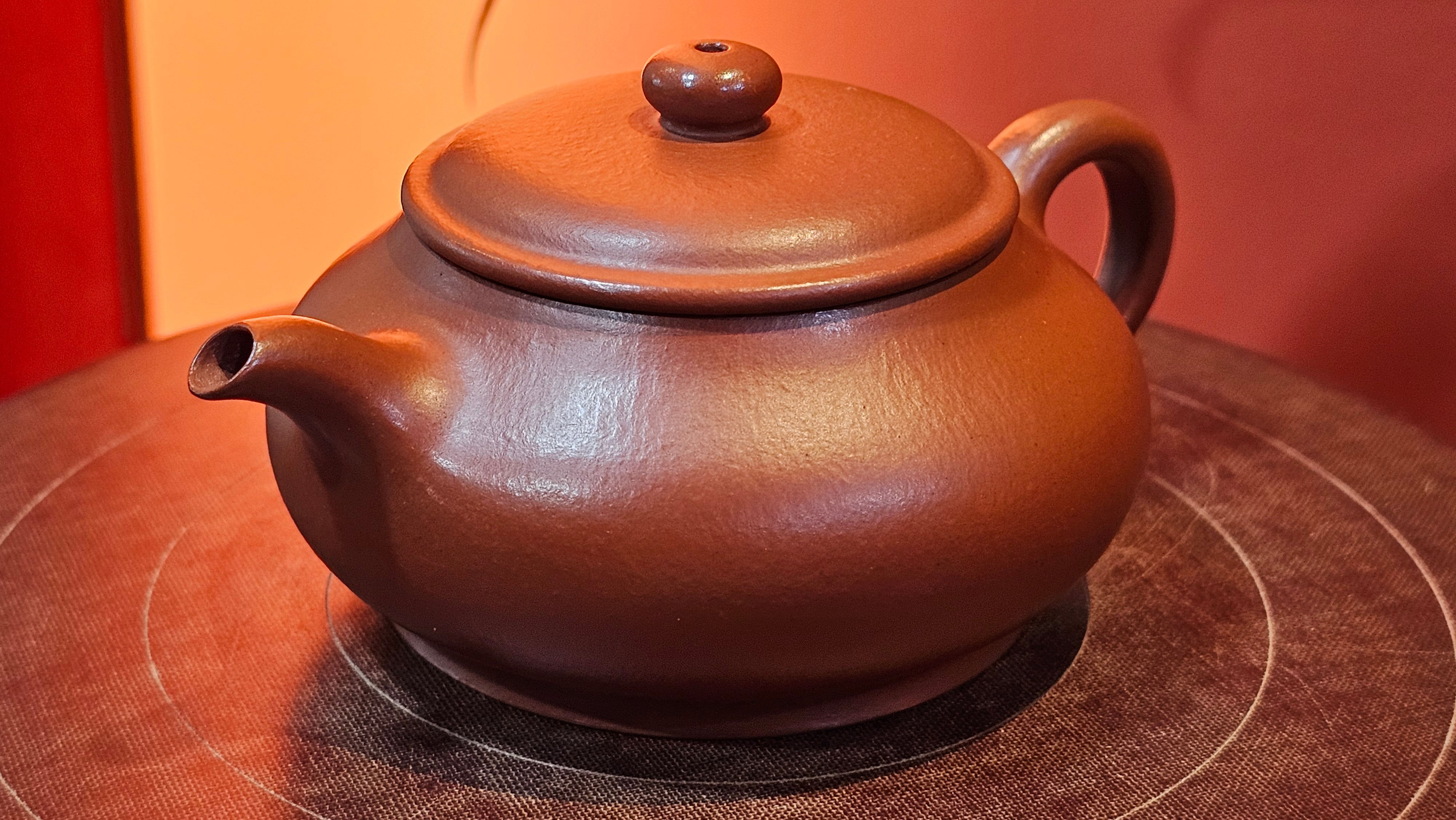 Ming Lu 明炉, 128.5ml, Xiao Mei Yao Zhu Ni 小煤窑朱泥, by our Collaborative Craftsman Wang Xing 王兴 ~!Congratulations to Mr M.K.! 1927hrs 15th Oct 2025, Monroe, WA!