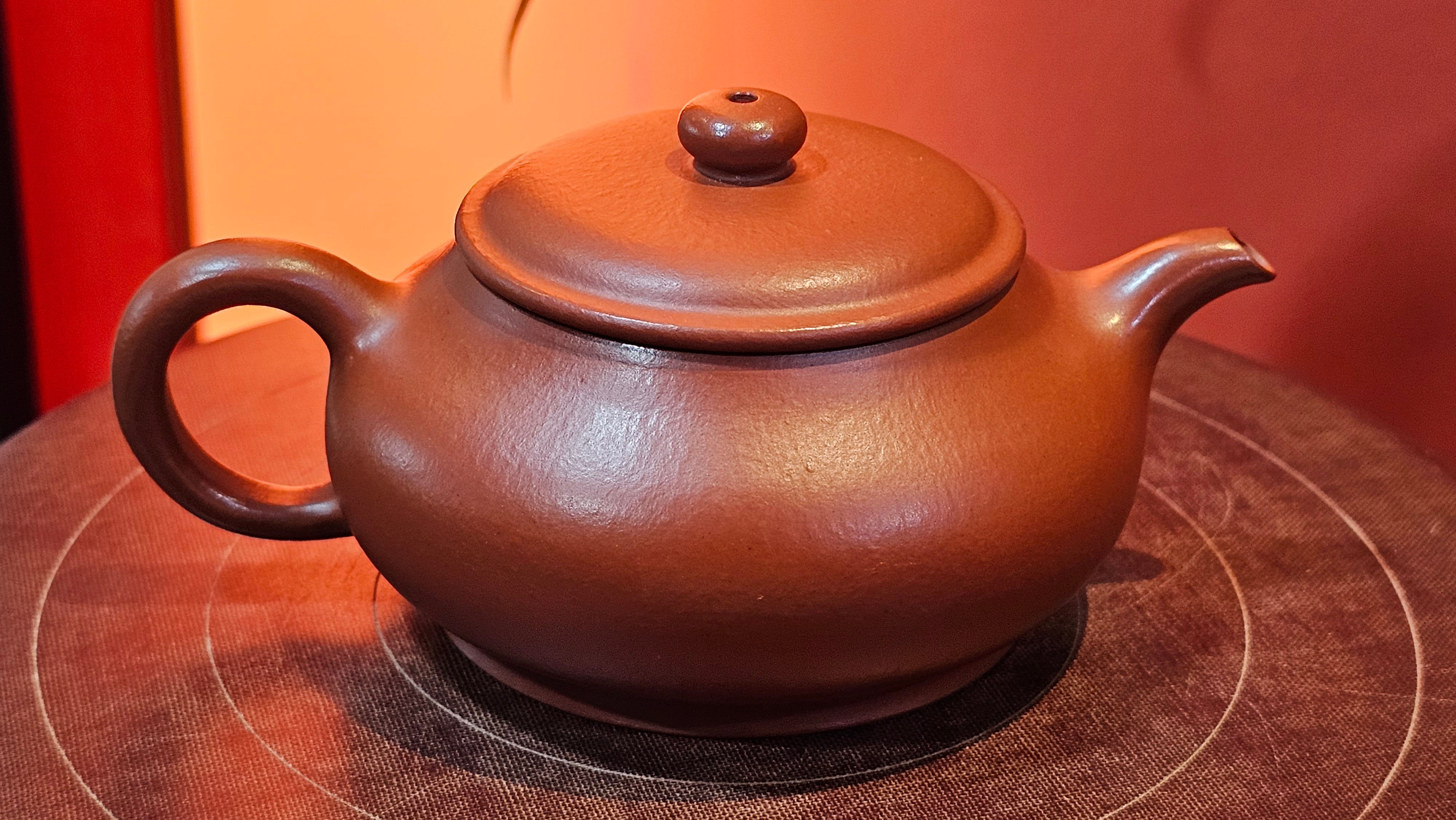 Ming Lu 明炉, 128.5ml, Xiao Mei Yao Zhu Ni 小煤窑朱泥, by our Collaborative Craftsman Wang Xing 王兴 ~!Congratulations to Mr M.K.! 1927hrs 15th Oct 2025, Monroe, WA!