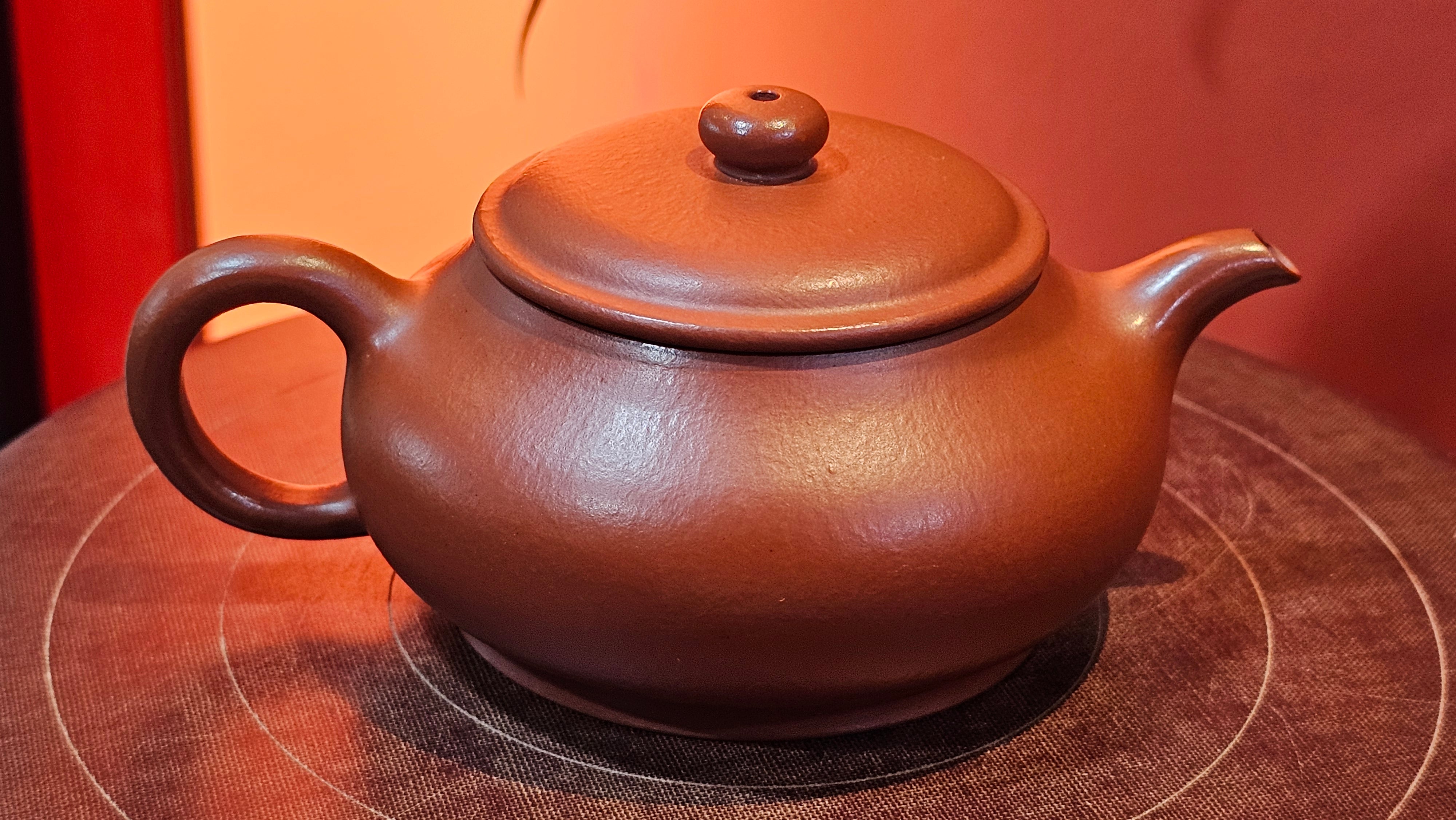 Ming Lu 明炉, 128.5ml, Xiao Mei Yao Zhu Ni 小煤窑朱泥, by our Collaborative Craftsman Wang Xing 王兴 ~!Congratulations to Mr M.K.! 1927hrs 15th Oct 2025, Monroe, WA!