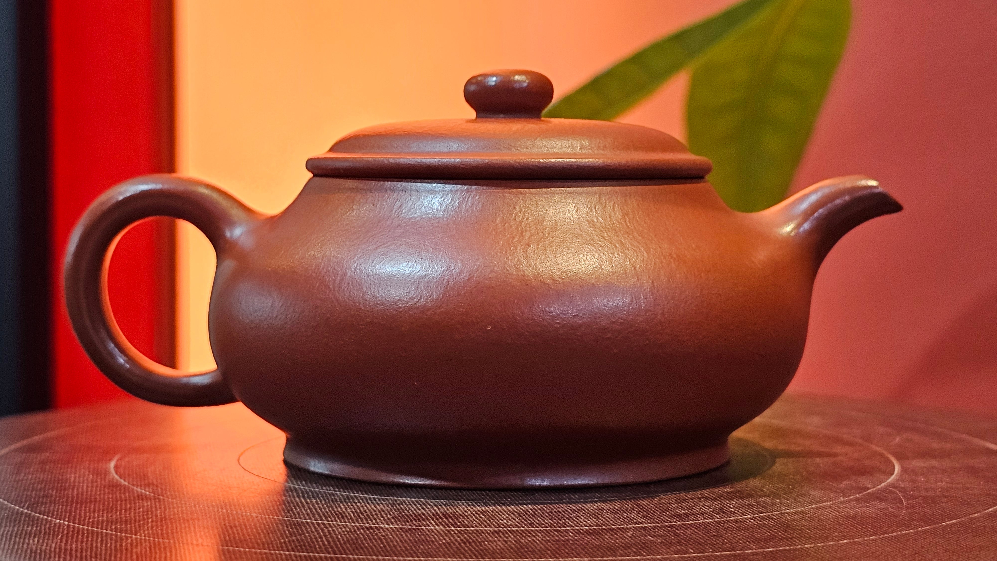 Ming Lu 明炉, 128.5ml, Xiao Mei Yao Zhu Ni 小煤窑朱泥, by our Collaborative Craftsman Wang Xing 王兴 ~!Congratulations to Mr M.K.! 1927hrs 15th Oct 2025, Monroe, WA!