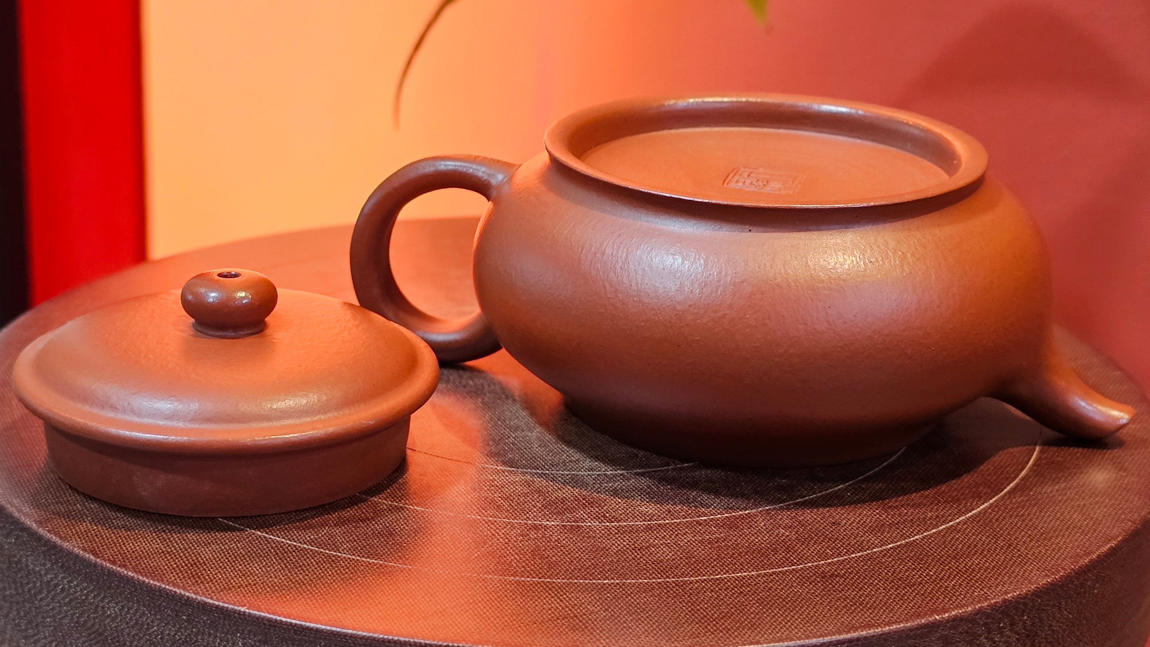 Ming Lu 明炉, 128.5ml, Xiao Mei Yao Zhu Ni 小煤窑朱泥, by our Collaborative Craftsman Wang Xing 王兴 ~!Congratulations to Mr M.K.! 1927hrs 15th Oct 2025, Monroe, WA!