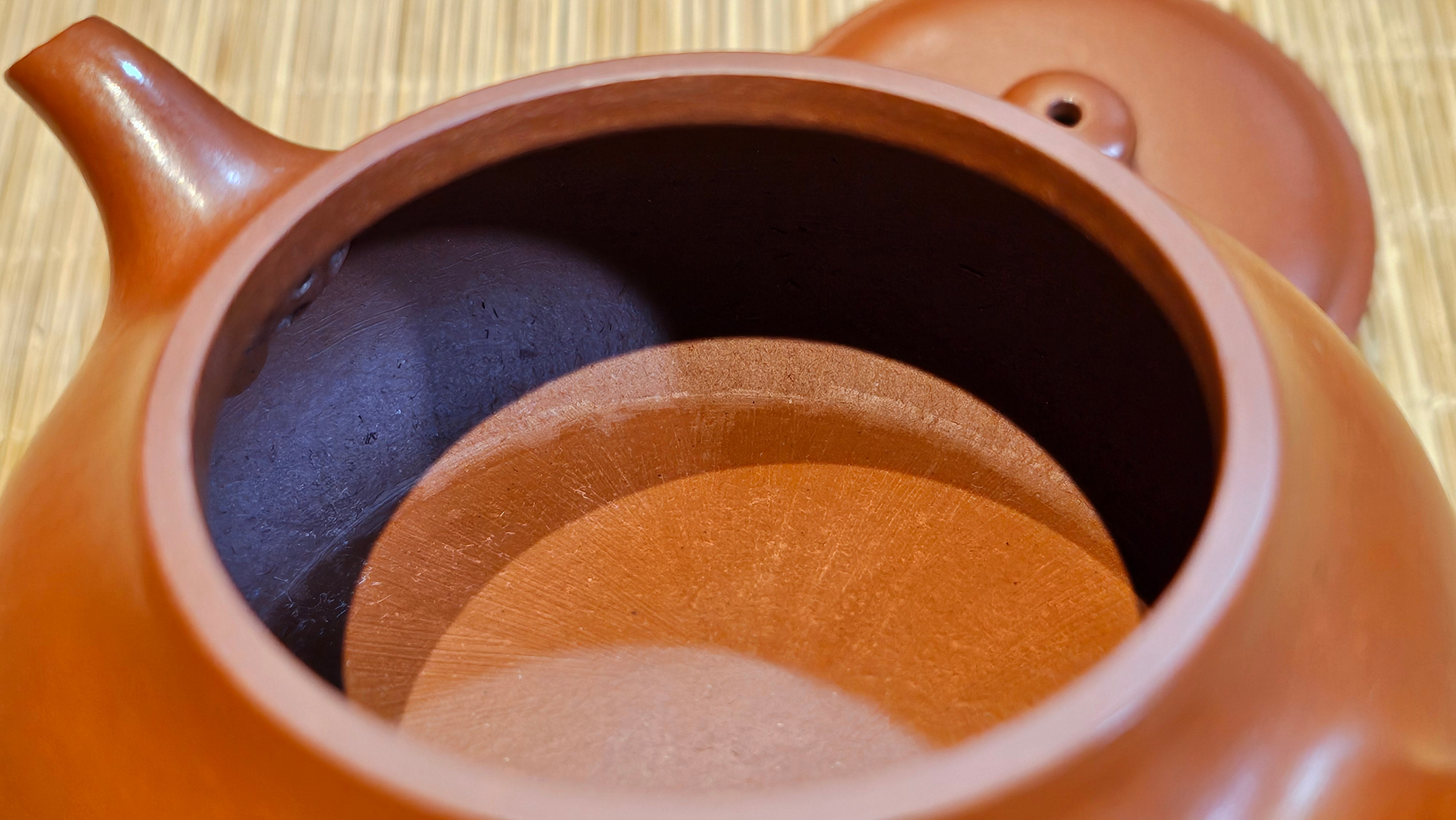 Han Tang Shi Piao 汉棠石瓢, 168.6ml, Xiao Mei Yao Zhu Ni 小煤窑朱泥, by Craftsman Shi Yun 石芸, Engraving by Craftsman Yi De Shu 刻绘 ~ 一德书 ~!Congratulations to Mr C.B.! 0117hrs 13th Oct 2025. Inglewood! CA.