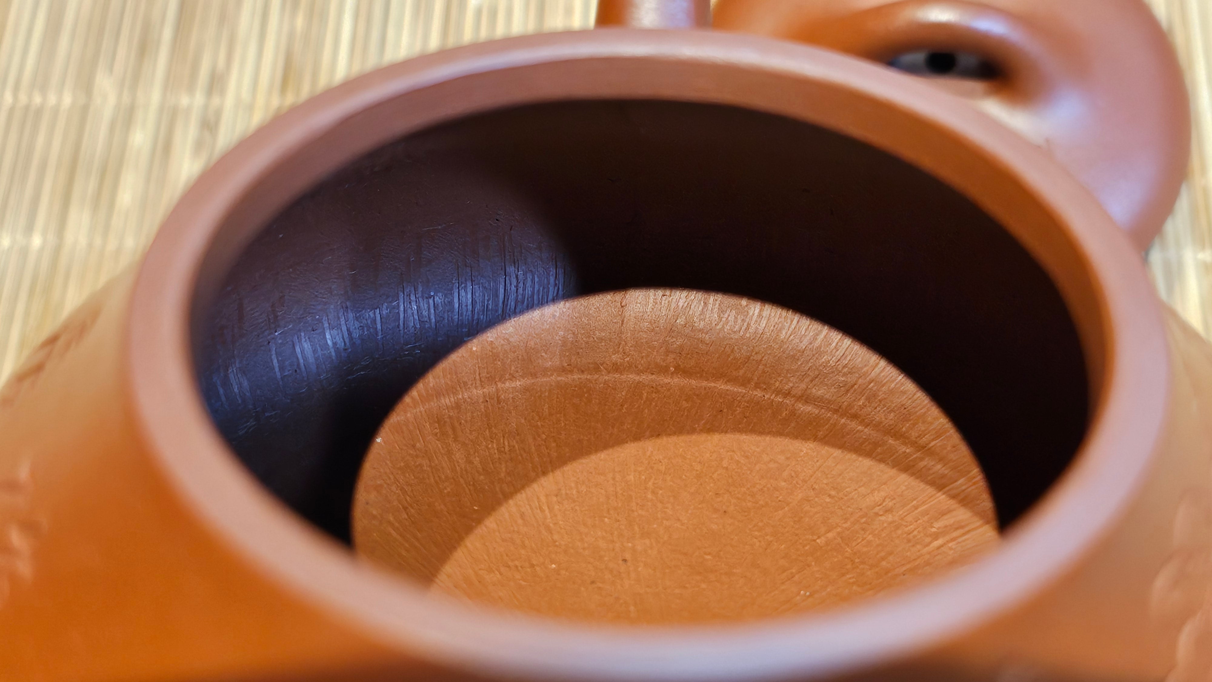 Han Tang Shi Piao 汉棠石瓢, 168.6ml, Xiao Mei Yao Zhu Ni 小煤窑朱泥, by Craftsman Shi Yun 石芸, Engraving by Craftsman Yi De Shu 刻绘 ~ 一德书 ~!Congratulations to Mr C.B.! 0117hrs 13th Oct 2025. Inglewood! CA.