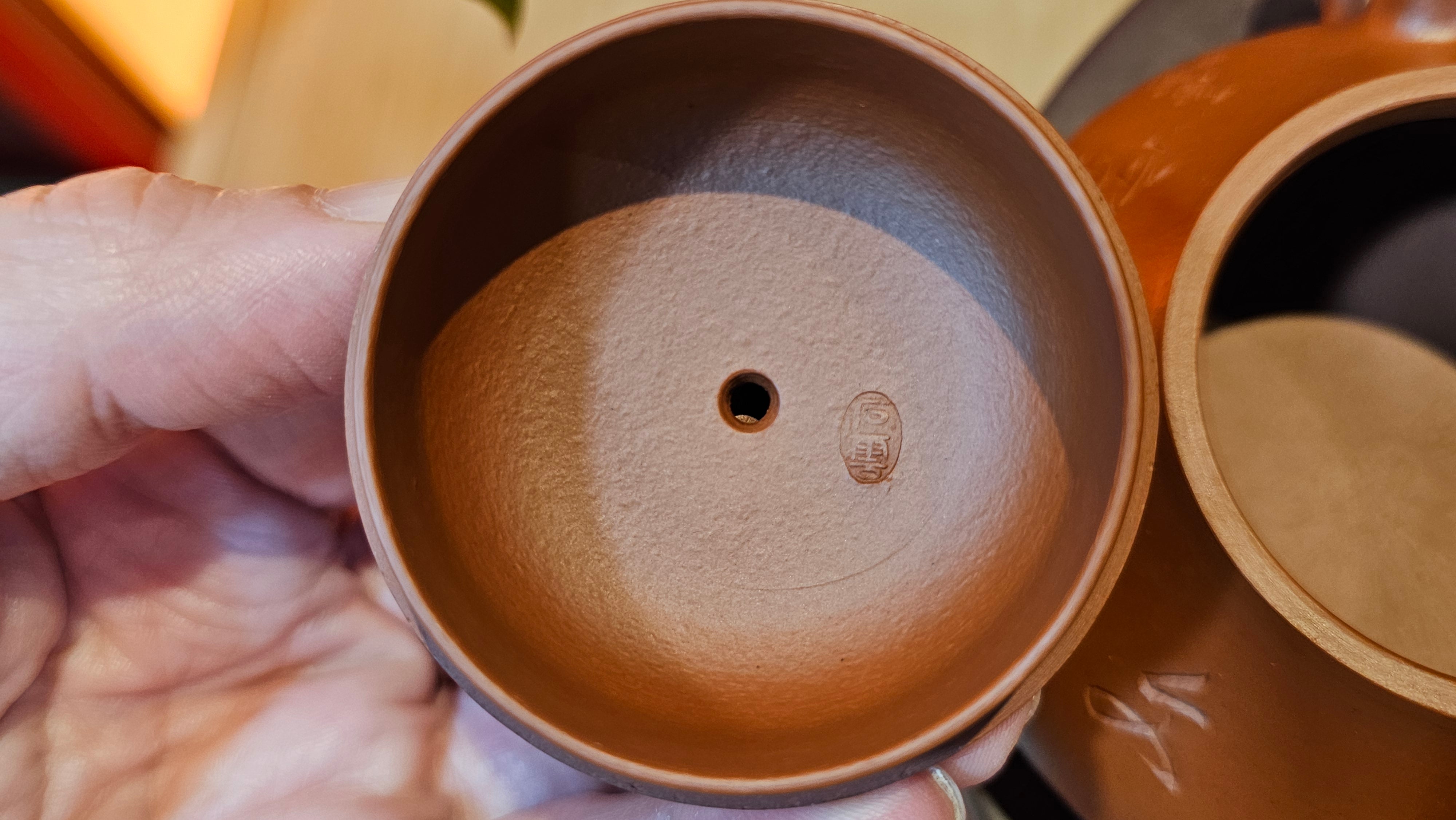 Han Tang Shi Piao 汉棠石瓢, 168.6ml, Xiao Mei Yao Zhu Ni 小煤窑朱泥, by Craftsman Shi Yun 石芸, Engraving by Craftsman Yi De Shu 刻绘 ~ 一德书 ~!Congratulations to Mr C.B.! 0117hrs 13th Oct 2025. Inglewood! CA.