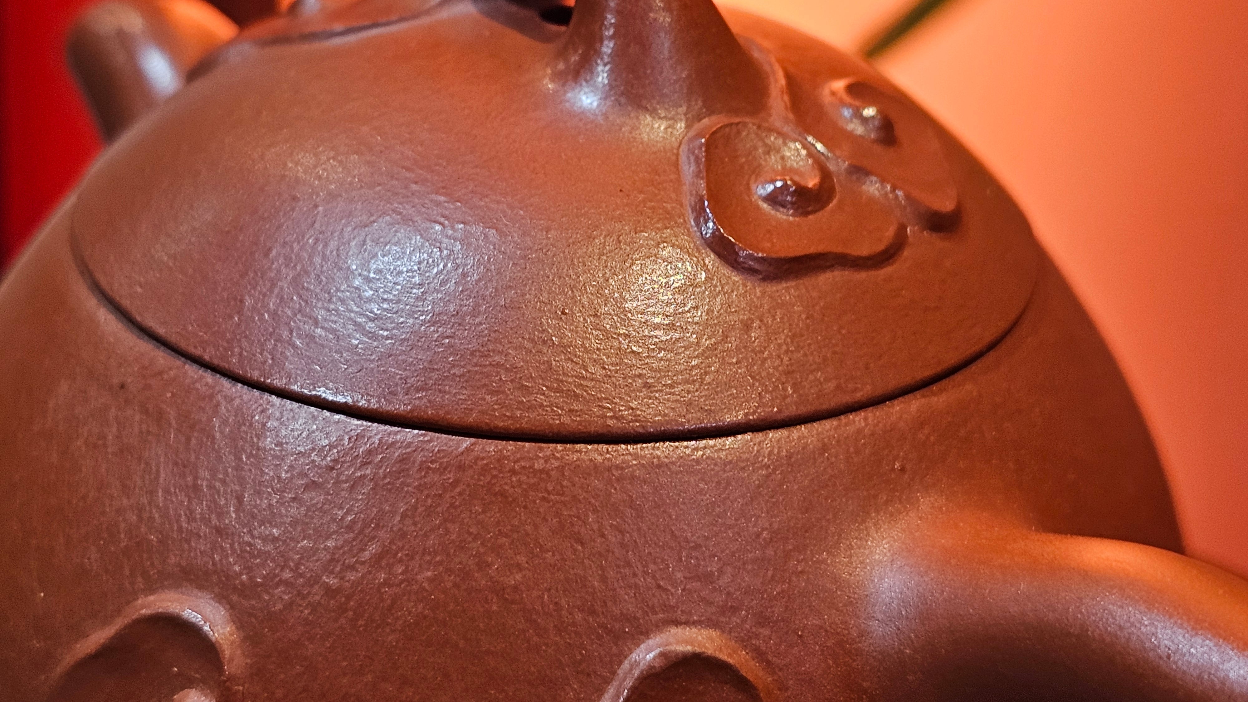 Qin Quan 秦权, with Oriental Clouds Embellishments 云朵贴花工艺, 194.1ml, Xiao Mei Yao Zhu Ni 小煤窑朱泥, by Craftsman Chen Yue Fei 陈跃飞 ~ Congratulations to Mr G.S.! 1226hrs 20th Oct 2025, Manhattan Beach, CA!