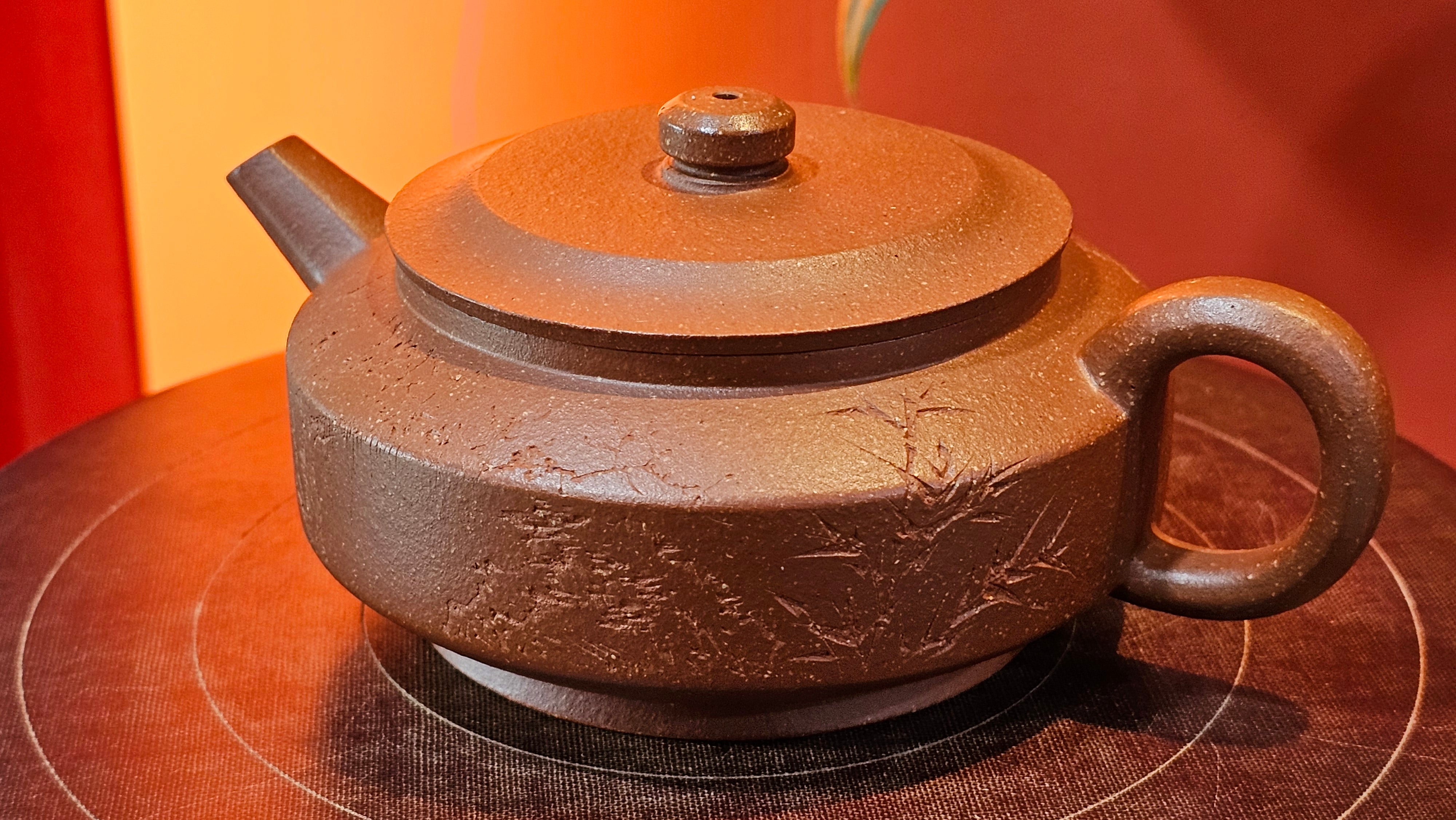 Zhou Pan《周盘》, 166.8ml, Hong Jiang Po Ni 红降坡泥, by Craftsman Zhu Shu 朱舒!~Engraving of Bamboos and Verse by Craftsman Mu Shan 牧山 ~!Congratulations!to Mr C.B., 0117hrs 13th Oct 2025. Inglewood! CA.