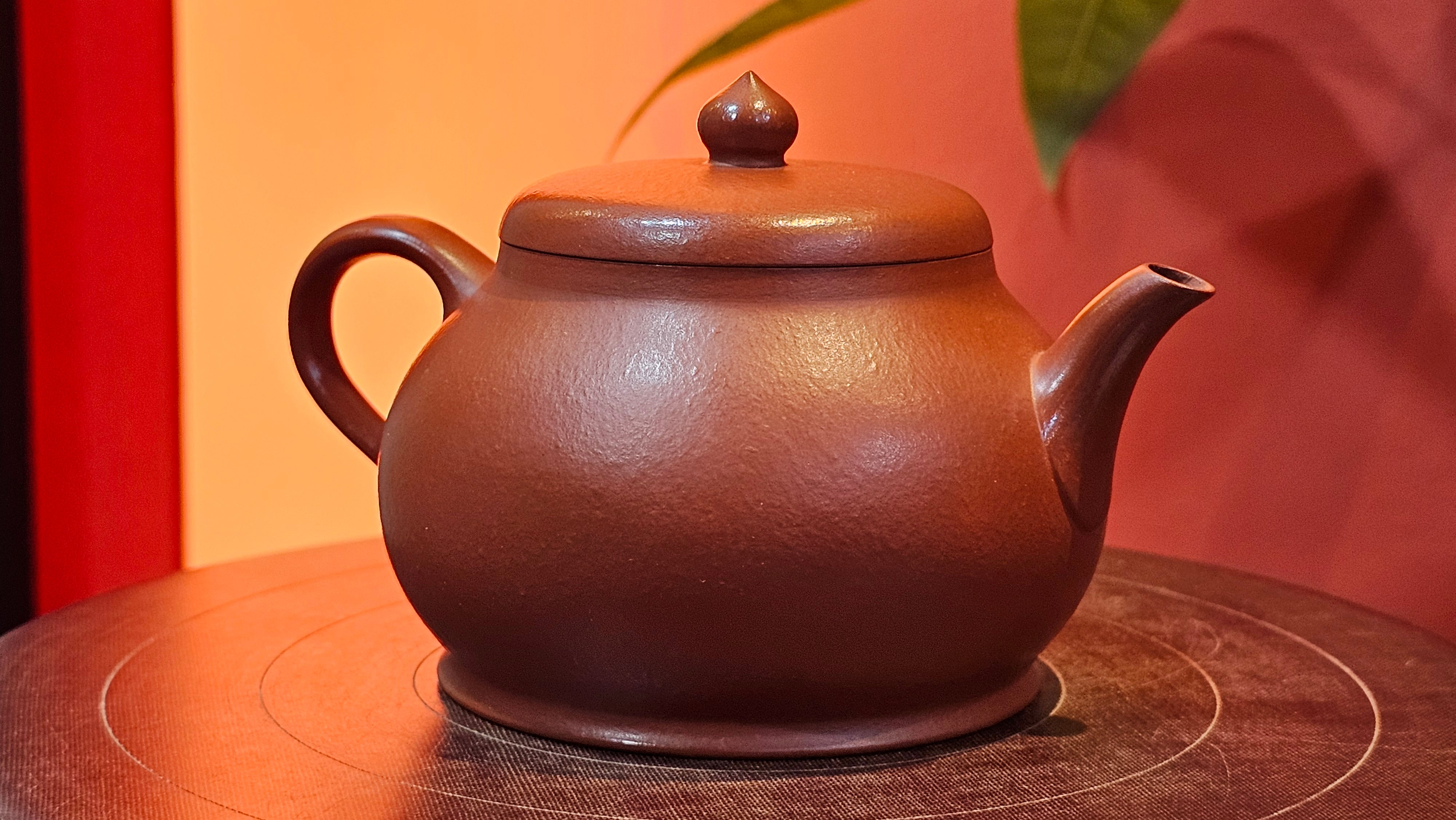 Yi Pin Hu, 170.0ml, Xiao Mei Yao Zhu Ni 小煤窑朱泥,  by Craftsman Chen Yue Fei 陈跃飞 ~!Congratulations to Mr J.G.! 2338hrs 23rd Oct 2025, Denver! CO.