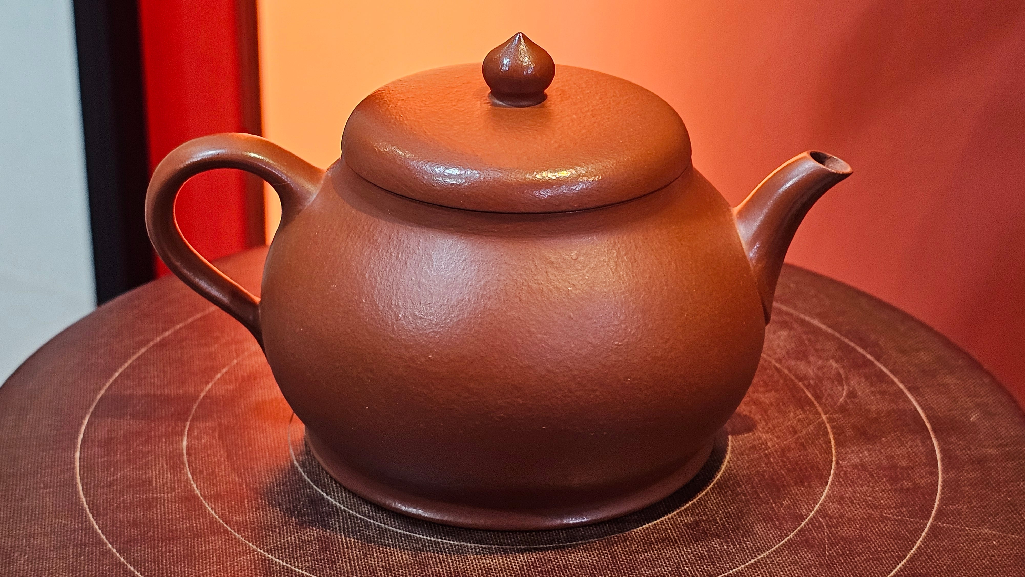 Yi Pin Hu, 170.0ml, Xiao Mei Yao Zhu Ni 小煤窑朱泥,  by Craftsman Chen Yue Fei 陈跃飞 ~!Congratulations to Mr J.G.! 2338hrs 23rd Oct 2025, Denver! CO.