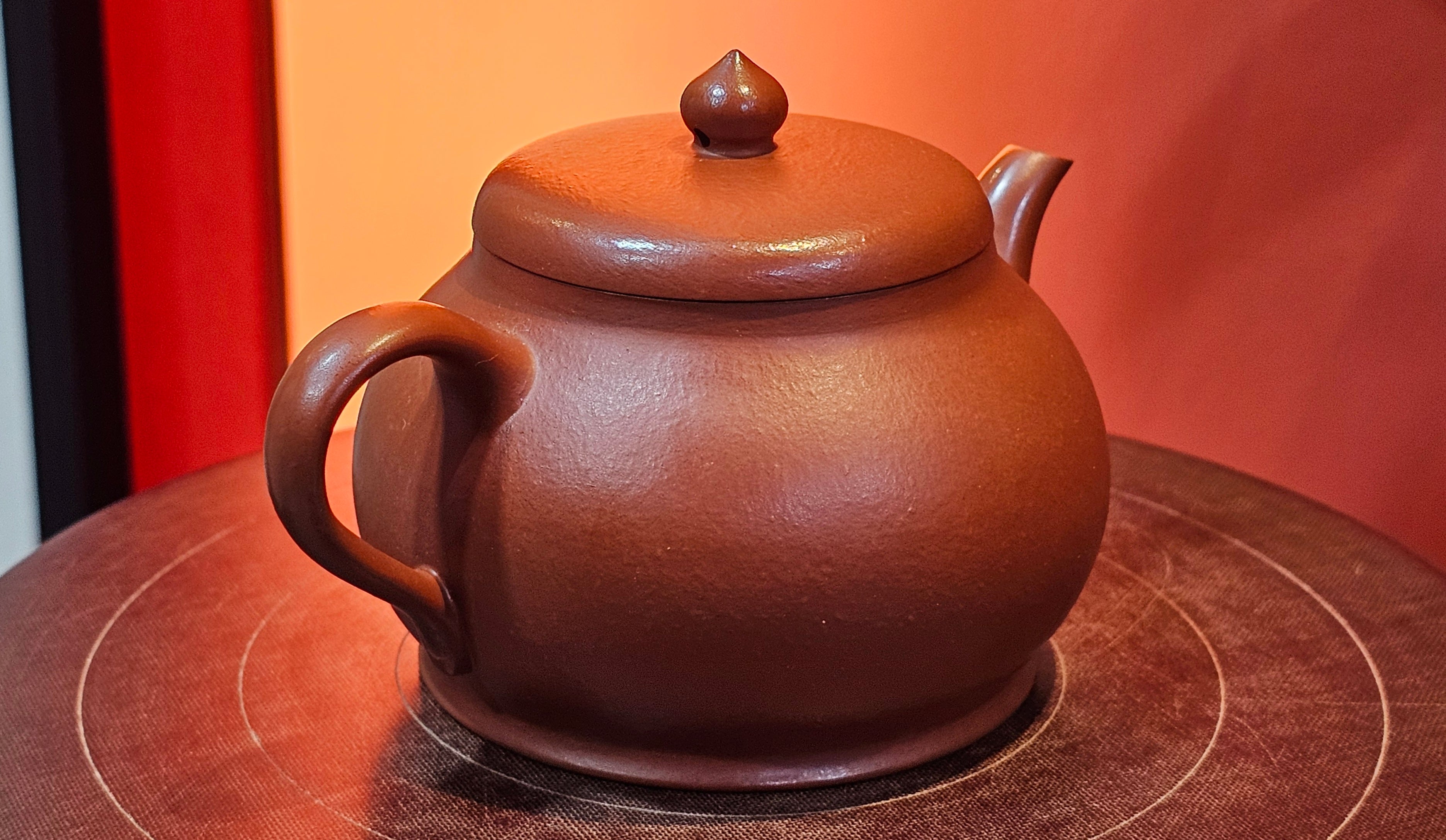 Yi Pin Hu, 170.0ml, Xiao Mei Yao Zhu Ni 小煤窑朱泥,  by Craftsman Chen Yue Fei 陈跃飞 ~!Congratulations to Mr J.G.! 2338hrs 23rd Oct 2025, Denver! CO.