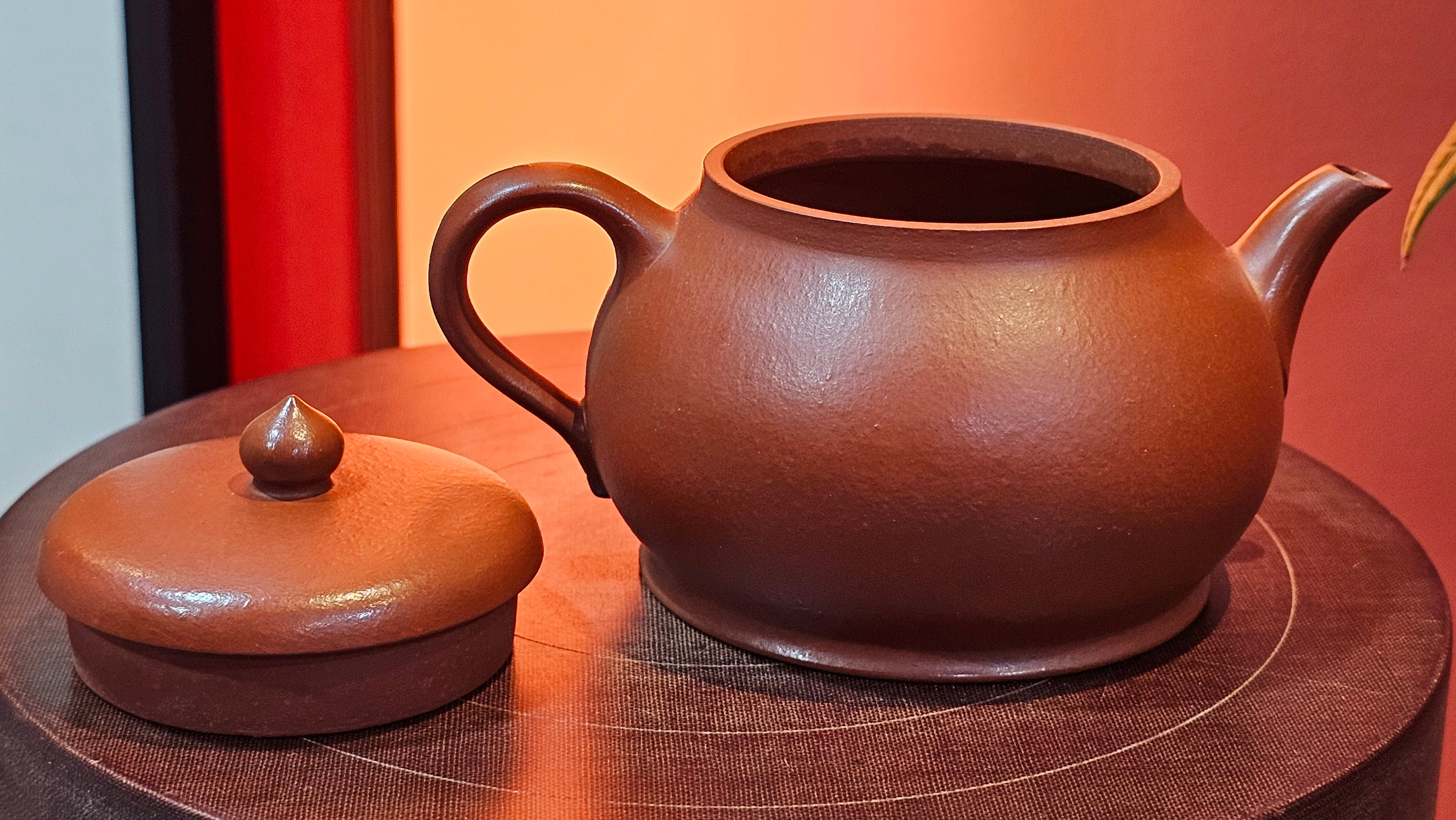 Yi Pin Hu, 170.0ml, Xiao Mei Yao Zhu Ni 小煤窑朱泥,  by Craftsman Chen Yue Fei 陈跃飞 ~!Congratulations to Mr J.G.! 2338hrs 23rd Oct 2025, Denver! CO.