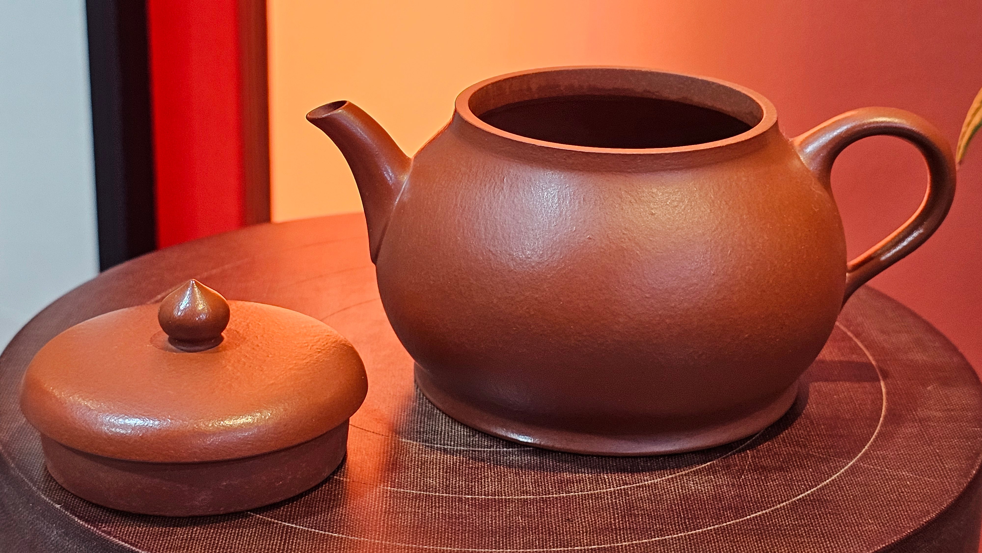 Yi Pin Hu, 170.0ml, Xiao Mei Yao Zhu Ni 小煤窑朱泥,  by Craftsman Chen Yue Fei 陈跃飞 ~!Congratulations to Mr J.G.! 2338hrs 23rd Oct 2025, Denver! CO.