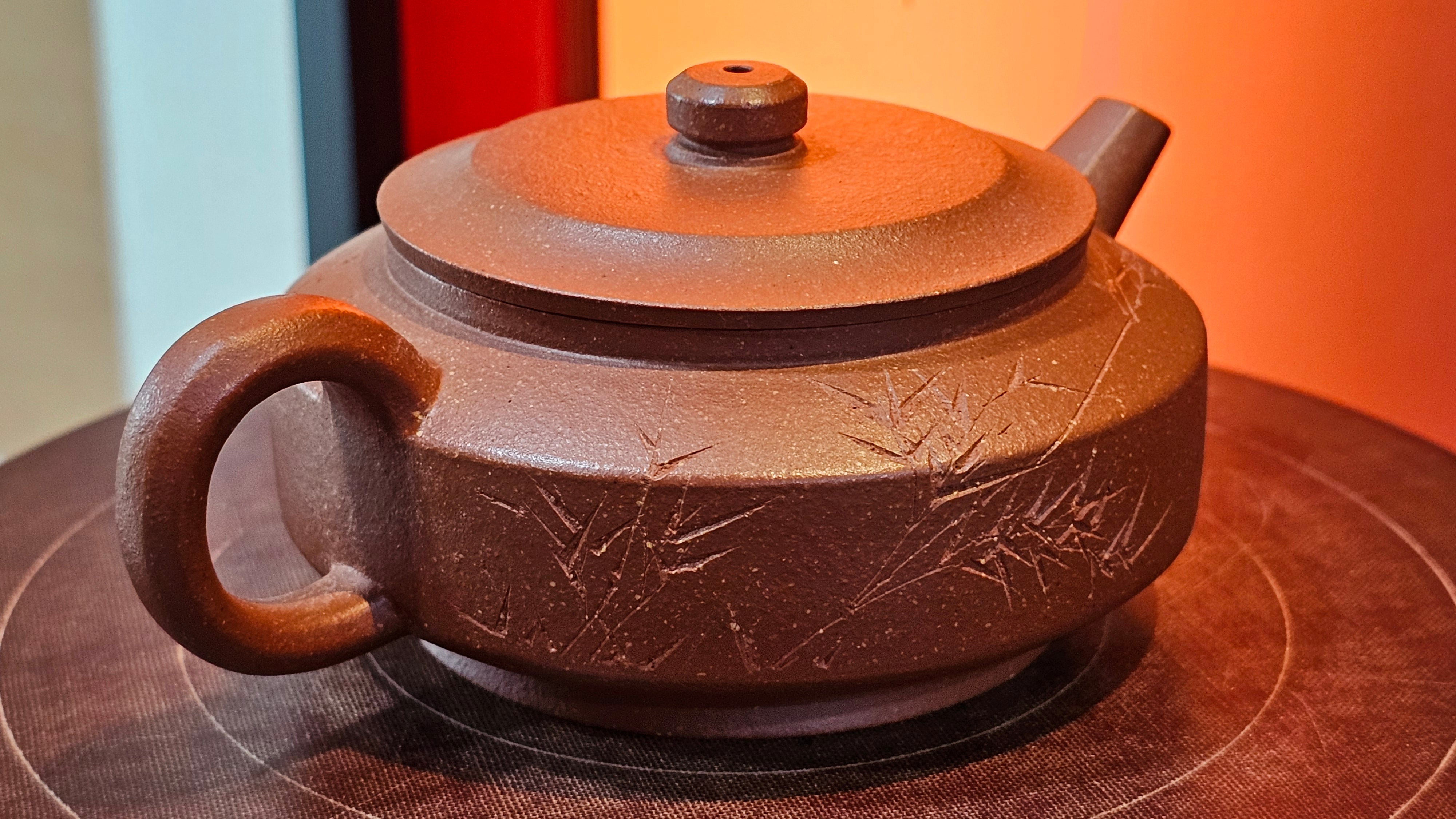 Zhou Pan《周盘》, 167.1ml, Hong Jiang Po Ni 红降坡泥, by Craftsman Zhu Shu 朱舒!~Engraving of Bamboos and Verse by Craftsman Mu Shan 牧山 ~!Congratulations to Mr B.A.! 0940hrs 29th Oct 2025, London,🏴󠁧󠁢󠁥󠁮󠁧󠁿U.K.!