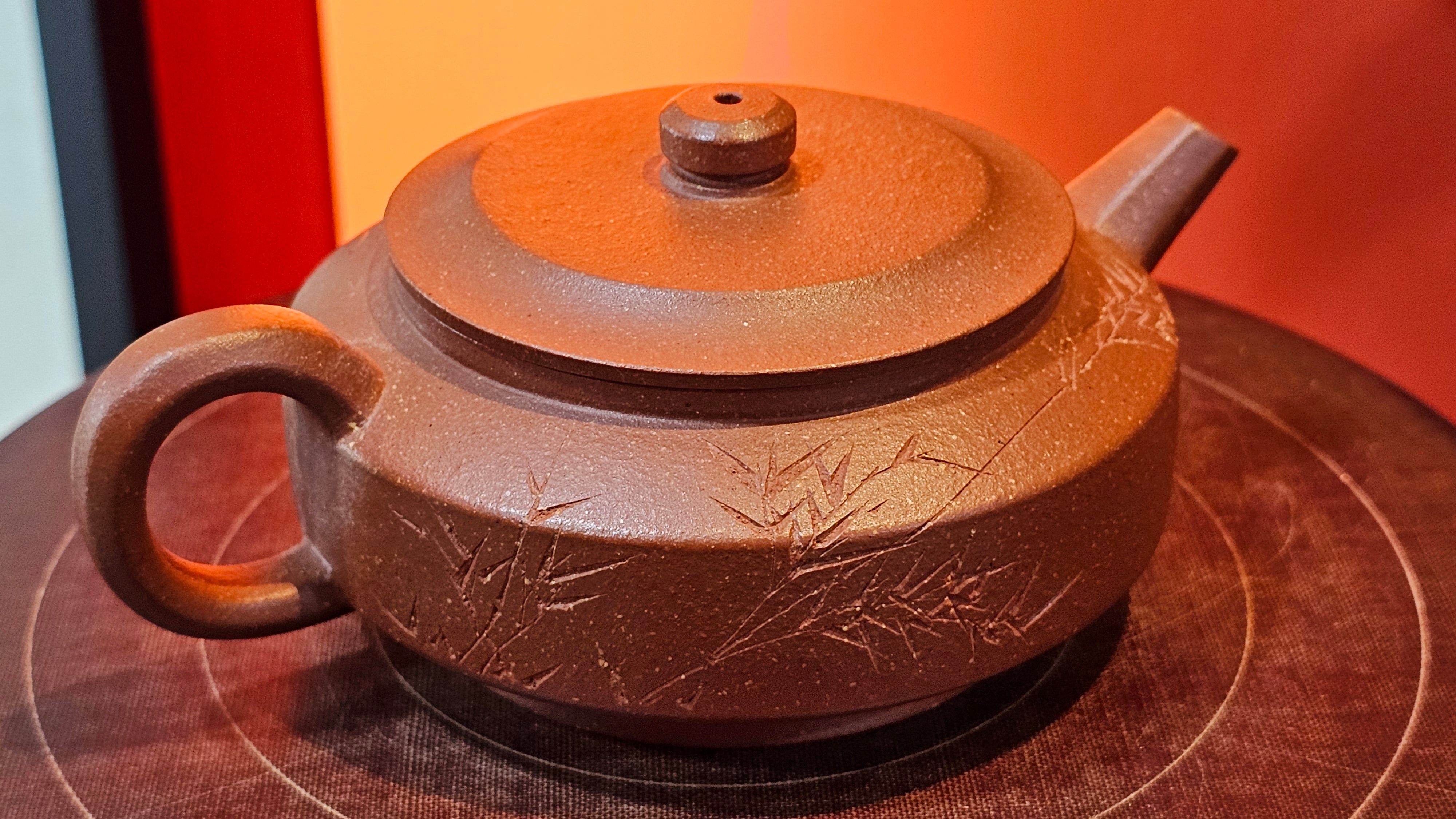 Zhou Pan《周盘》, 167.1ml, Hong Jiang Po Ni 红降坡泥, by Craftsman Zhu Shu 朱舒!~Engraving of Bamboos and Verse by Craftsman Mu Shan 牧山 ~!Congratulations to Mr B.A.! 0940hrs 29th Oct 2025, London,🏴󠁧󠁢󠁥󠁮󠁧󠁿U.K.!