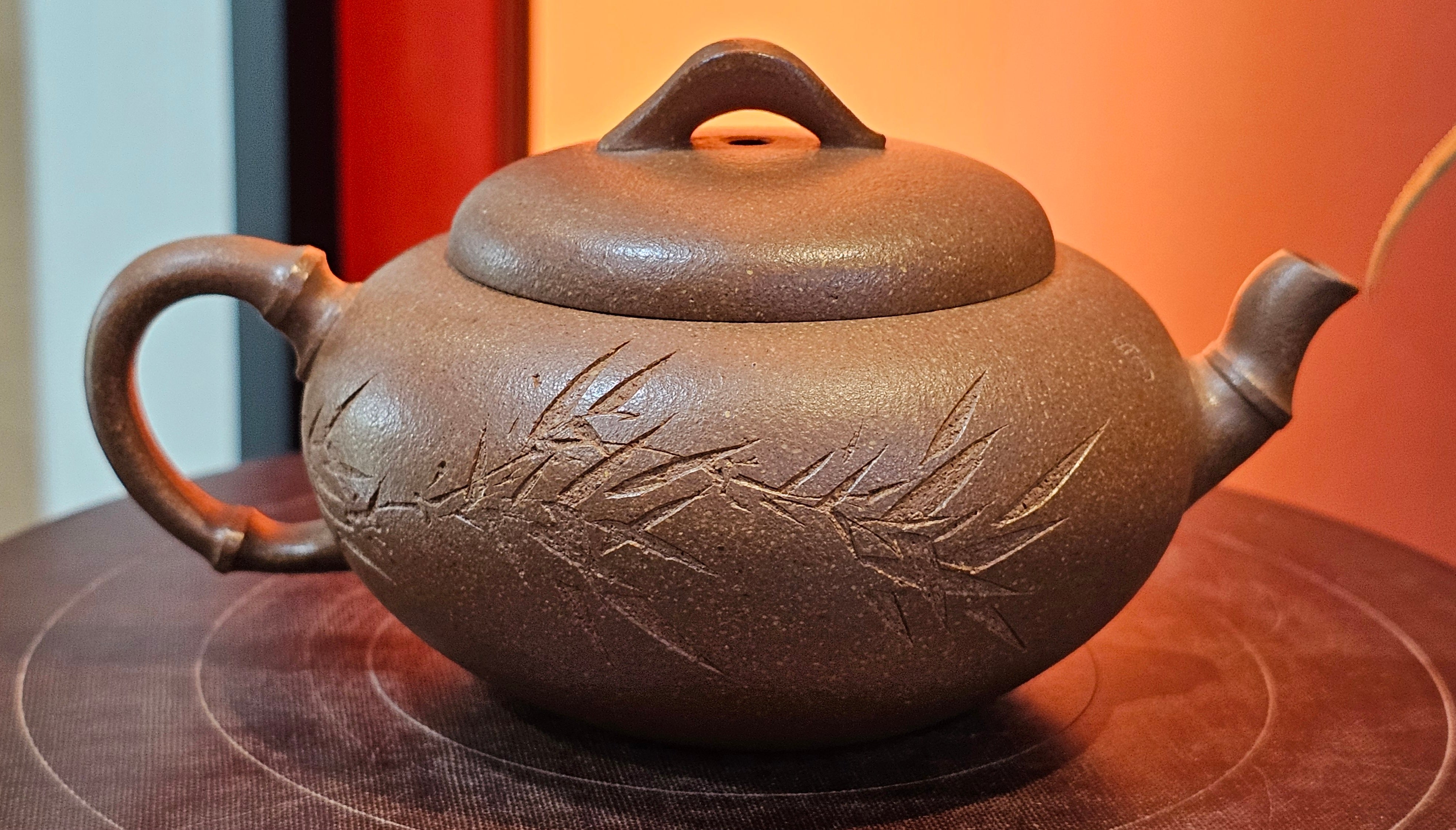 《一叶知秋》Yi Ye Zhi Qiu ~ "The Autumn Leaf", 166.5ml, Bao Shan Duan Ni 宝山段泥, by our Craftsman Zhang Huan 张欢, Bamboo and Calligraphy Engraving by Craftsman Yi Cheng 逸成 ~!Congratulations to Mr A.A.! 1006hrs 15th Oct 2025, Port Franks! Canada🇨🇦.