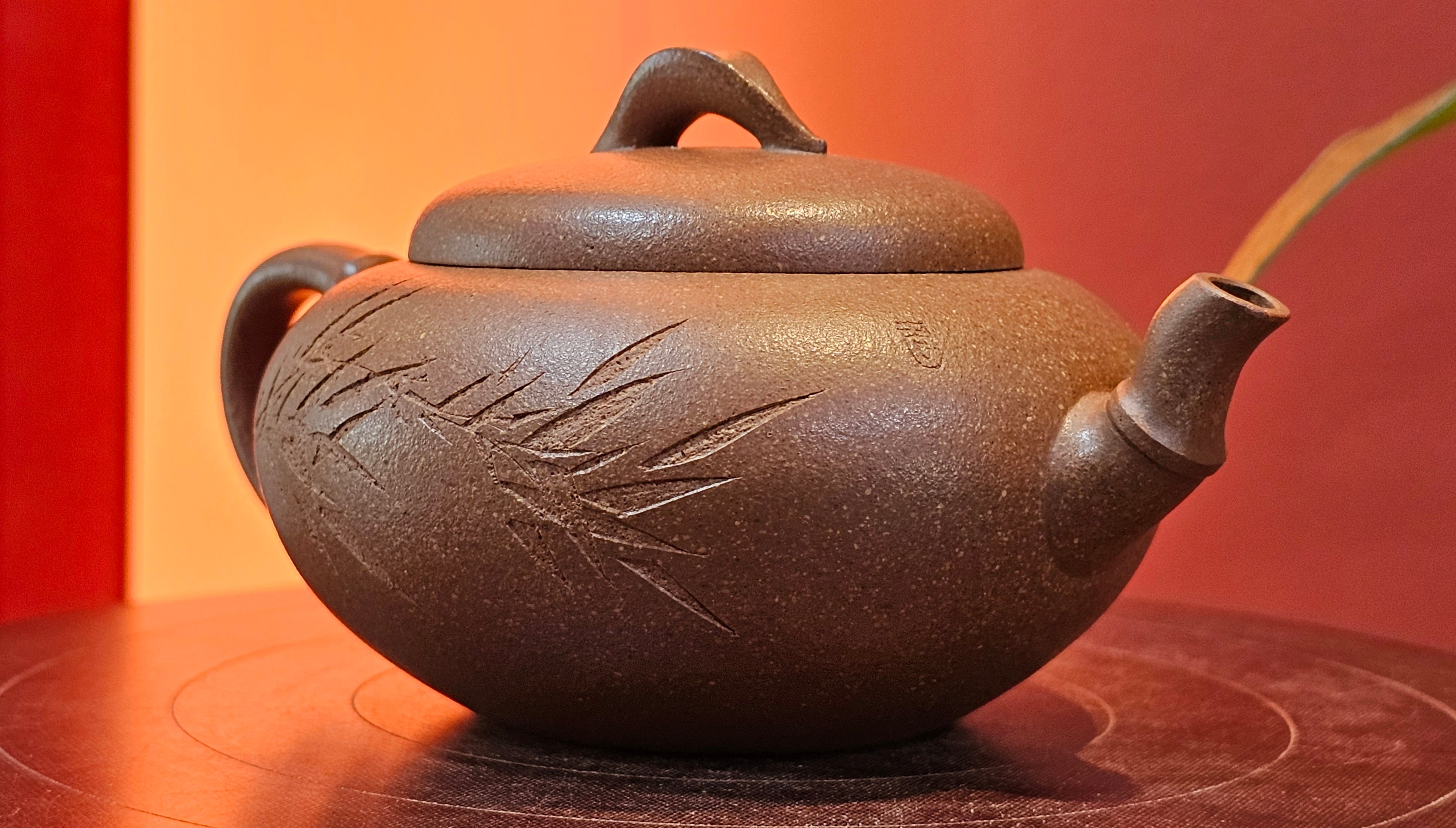 《一叶知秋》Yi Ye Zhi Qiu ~ "The Autumn Leaf", 166.5ml, Bao Shan Duan Ni 宝山段泥, by our Craftsman Zhang Huan 张欢, Bamboo and Calligraphy Engraving by Craftsman Yi Cheng 逸成 ~!Congratulations to Mr A.A.! 1006hrs 15th Oct 2025, Port Franks! Canada🇨🇦.