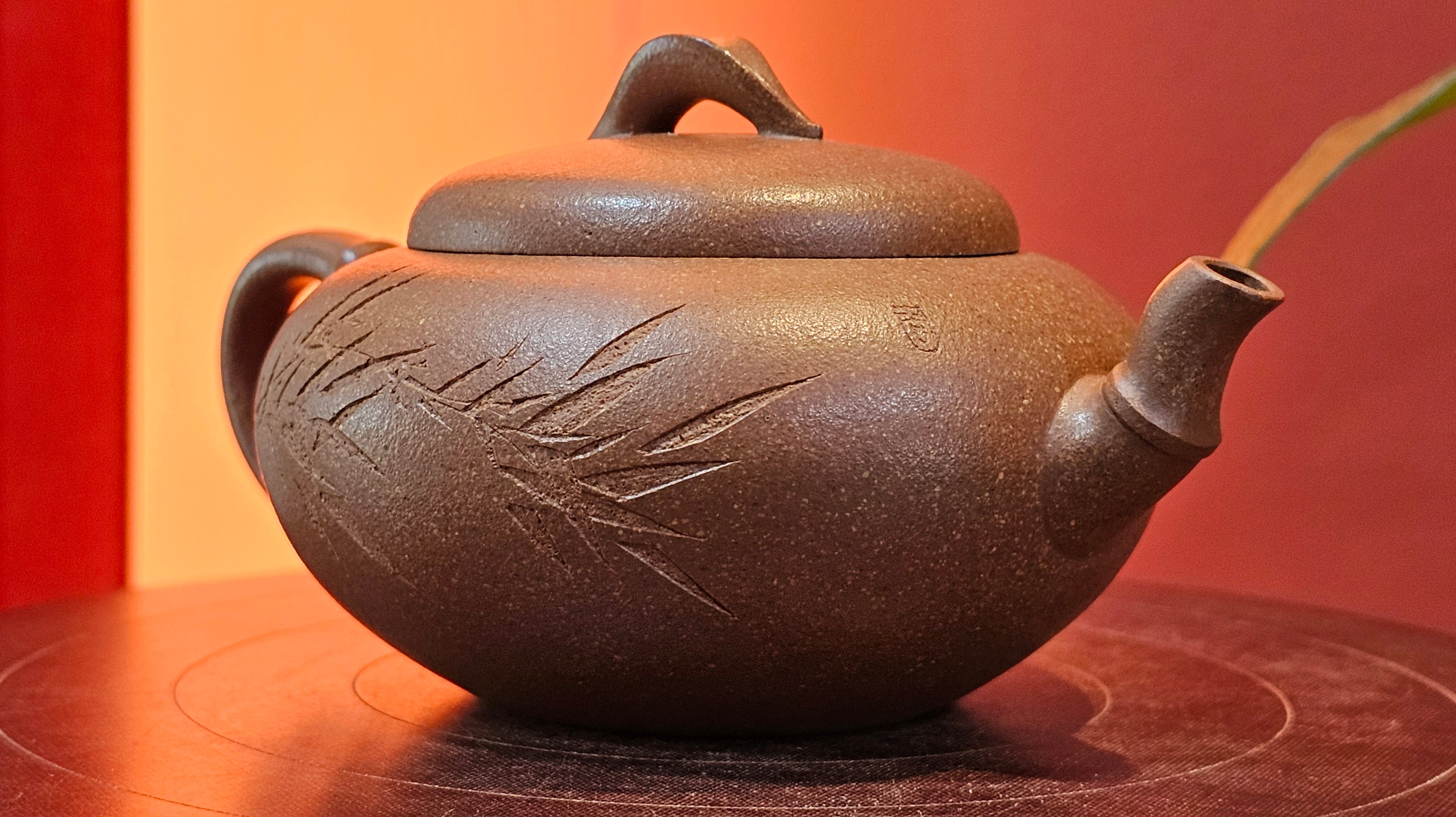 《一叶知秋》Yi Ye Zhi Qiu ~ "The Autumn Leaf", 166.5ml, Bao Shan Duan Ni 宝山段泥, by our Craftsman Zhang Huan 张欢, Bamboo and Calligraphy Engraving by Craftsman Yi Cheng 逸成 ~!Congratulations to Mr A.A.! 1006hrs 15th Oct 2025, Port Franks! Canada🇨🇦.