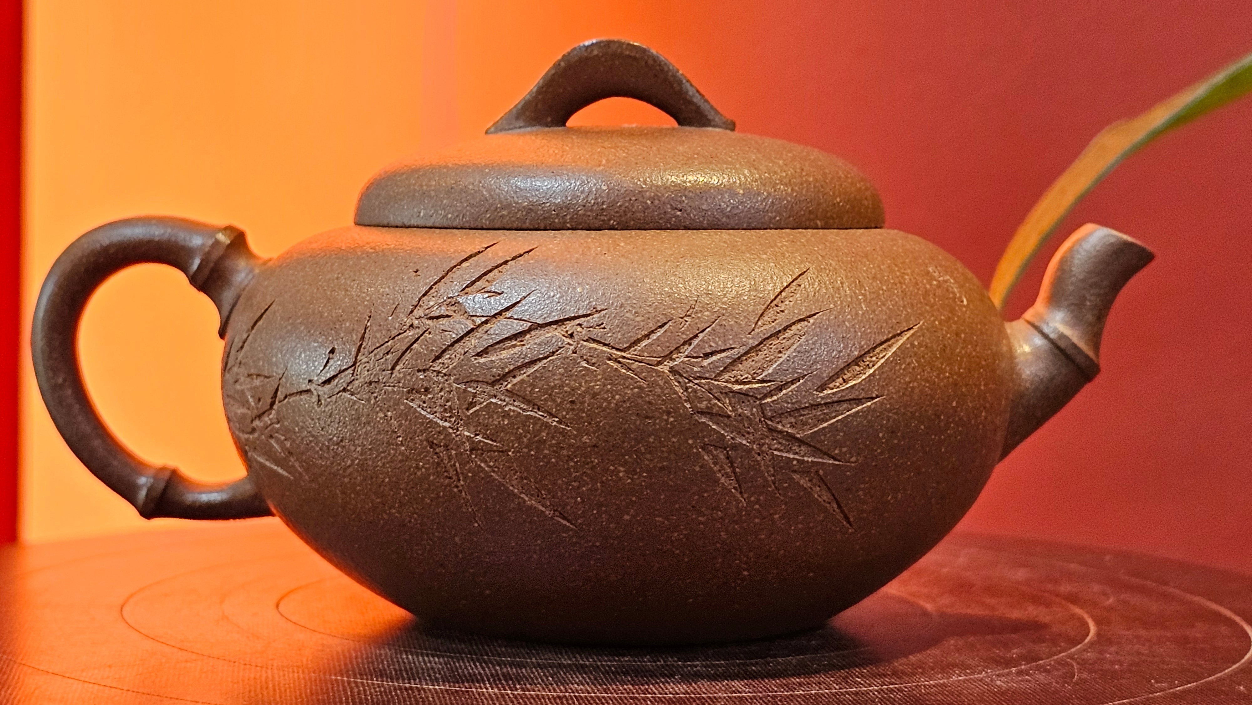 《一叶知秋》Yi Ye Zhi Qiu ~ "The Autumn Leaf", 166.5ml, Bao Shan Duan Ni 宝山段泥, by our Craftsman Zhang Huan 张欢, Bamboo and Calligraphy Engraving by Craftsman Yi Cheng 逸成 ~!Congratulations to Mr A.A.! 1006hrs 15th Oct 2025, Port Franks! Canada🇨🇦.