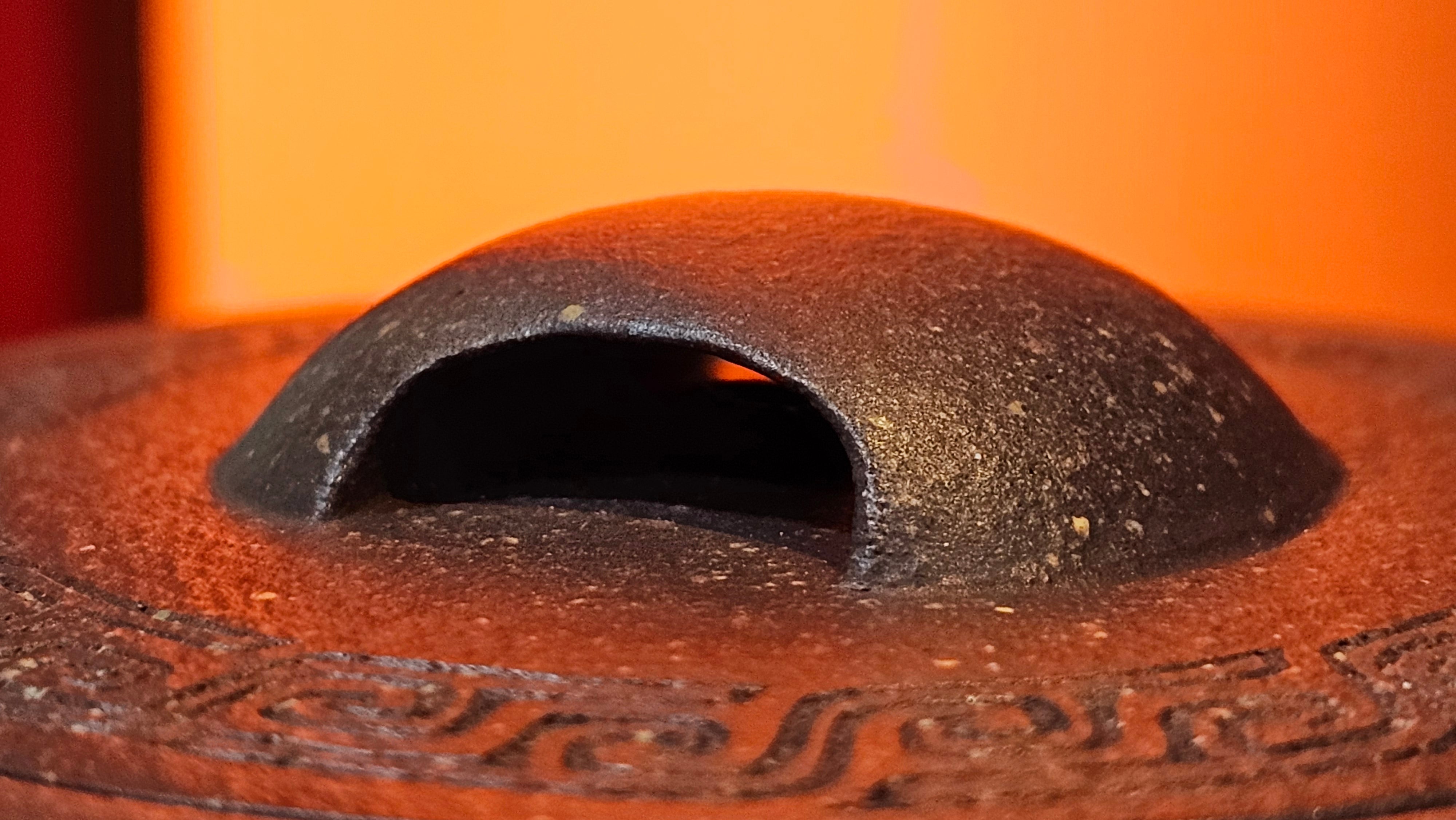 Niu Gai Jing Lan《牛盖井栏》, 164.3ml, Hei Zi Ni 黑紫泥, with Chinese Bronze Age Patterns~Engraving Art 青铜器纹样~刻绘, by our Craftsman Zhang Huan 张欢 ~ Congratulations to Mr T.A.! 2039hrs 15th Oct 2025, Samorin! Slovakia🇸🇰!