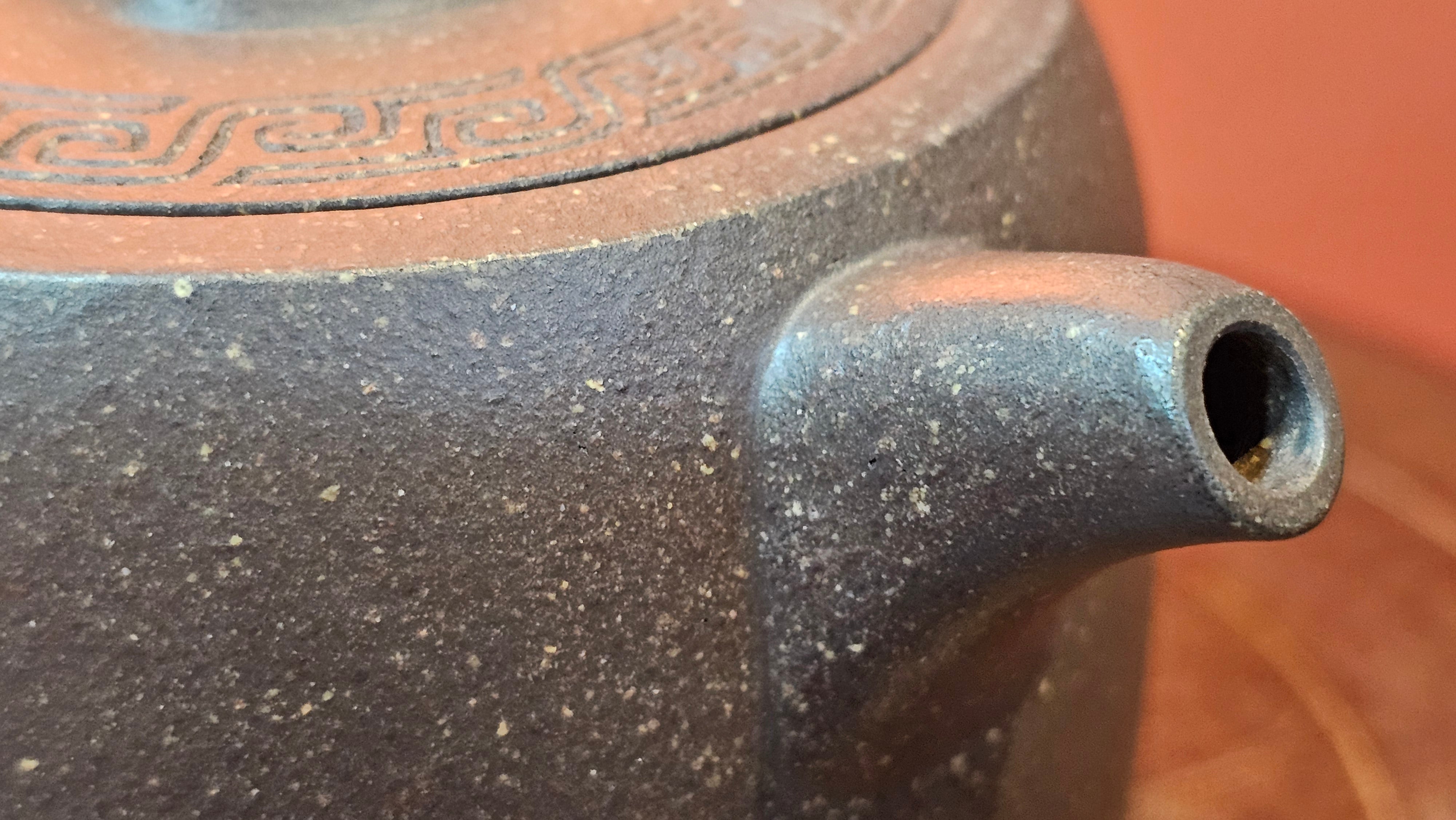 Niu Gai Jing Lan《牛盖井栏》, 164.3ml, Hei Zi Ni 黑紫泥, with Chinese Bronze Age Patterns~Engraving Art 青铜器纹样~刻绘, by our Craftsman Zhang Huan 张欢 ~ Congratulations to Mr T.A.! 2039hrs 15th Oct 2025, Samorin! Slovakia🇸🇰!