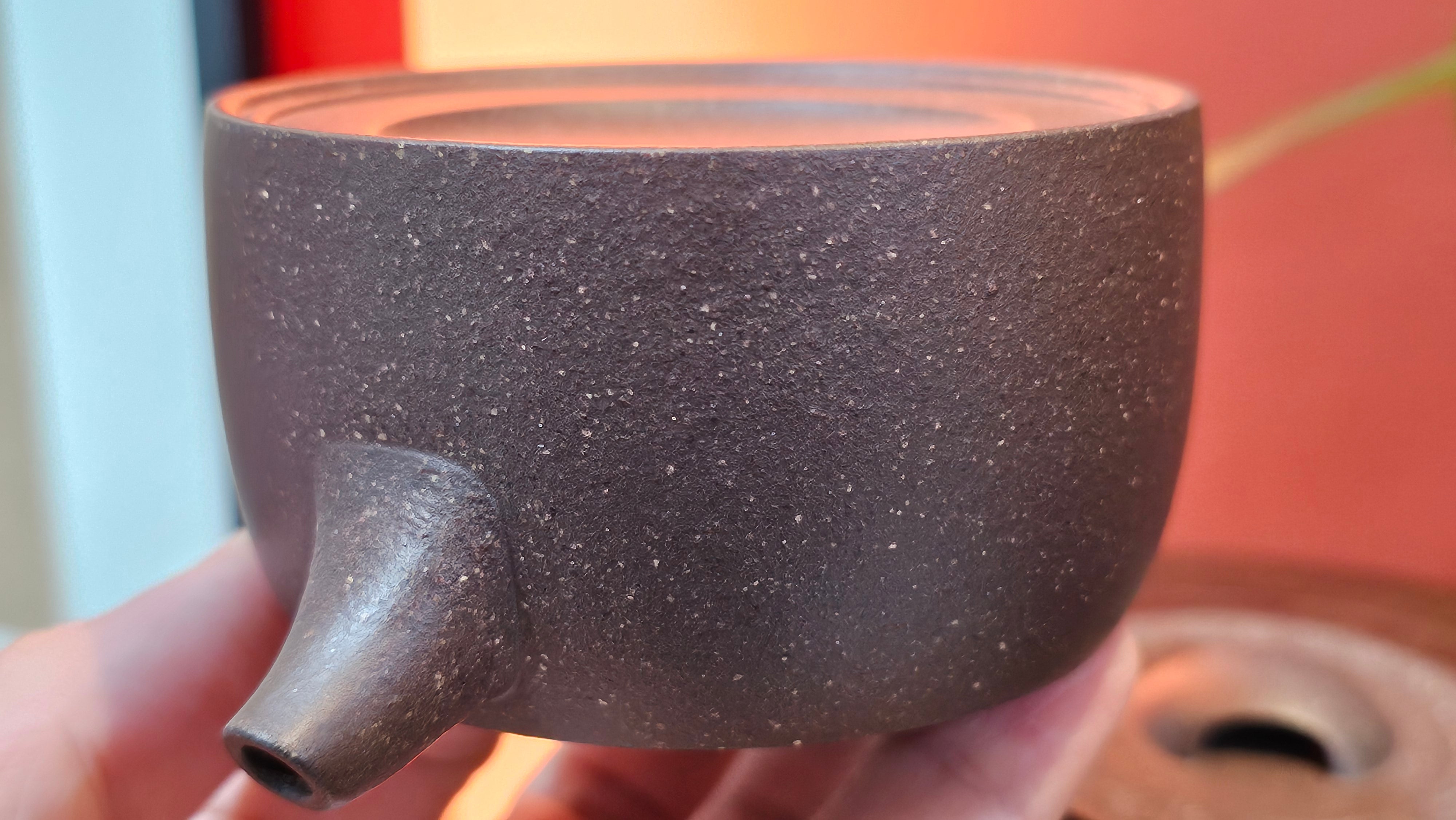 Niu Gai Jing Lan《牛盖井栏》, 164.3ml, Hei Zi Ni 黑紫泥, with Chinese Bronze Age Patterns~Engraving Art 青铜器纹样~刻绘, by our Craftsman Zhang Huan 张欢 ~ Congratulations to Mr T.A.! 2039hrs 15th Oct 2025, Samorin! Slovakia🇸🇰!