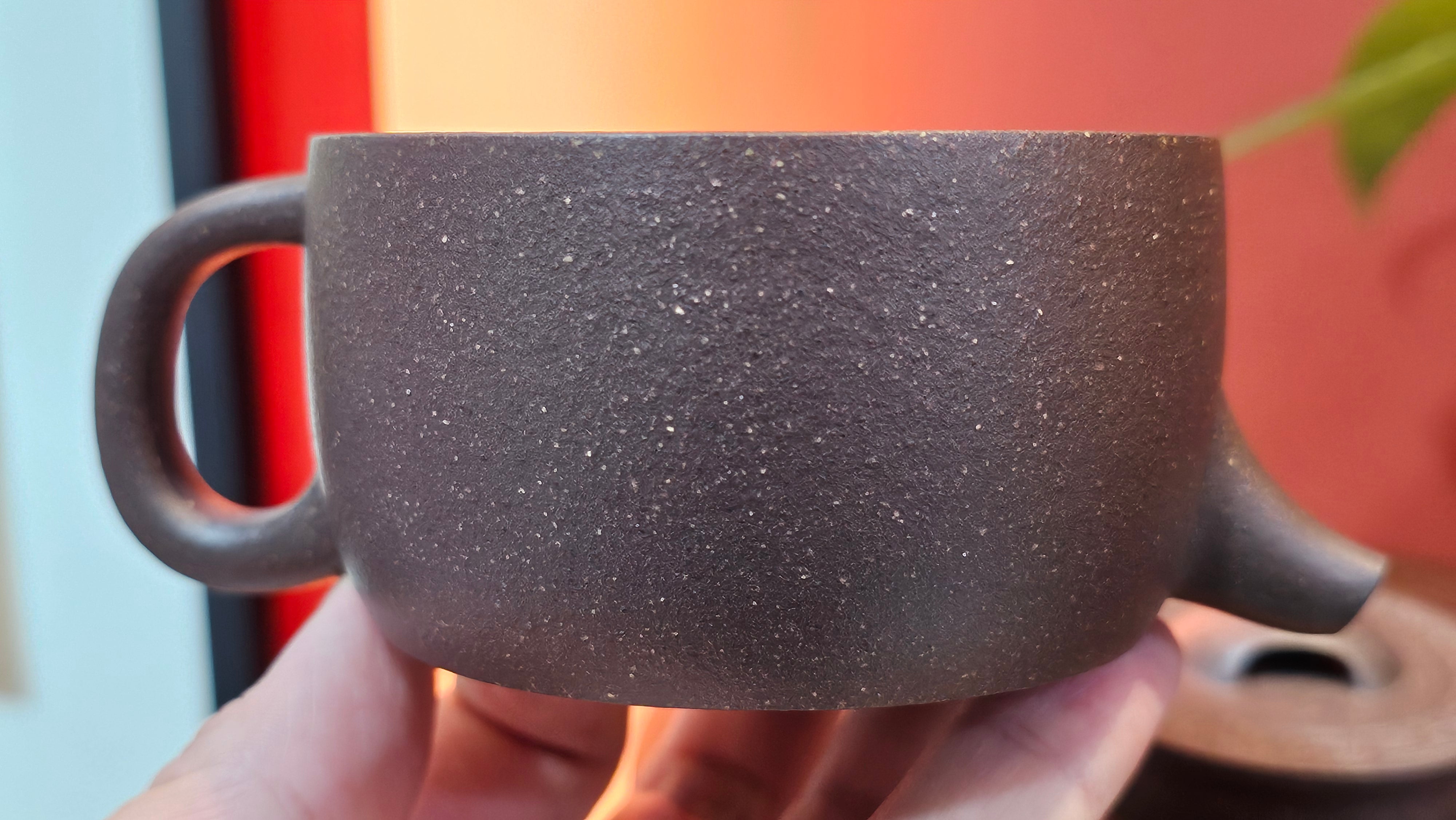 Niu Gai Jing Lan《牛盖井栏》, 164.3ml, Hei Zi Ni 黑紫泥, with Chinese Bronze Age Patterns~Engraving Art 青铜器纹样~刻绘, by our Craftsman Zhang Huan 张欢 ~ Congratulations to Mr T.A.! 2039hrs 15th Oct 2025, Samorin! Slovakia🇸🇰!